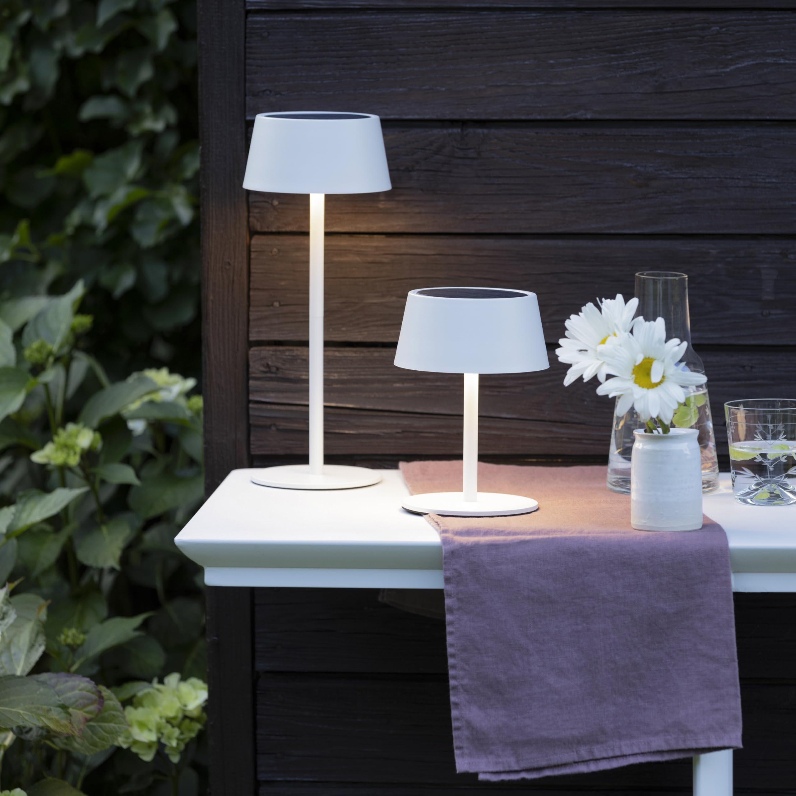 LED lámpara de mesa para exteriores | Ø 13 cm | lámpara de exterior inalámbrica con energía solar | regulador de intensidad táctil de 3 niveles | lámpara de mesa a pilas en blanco, decoración balcones