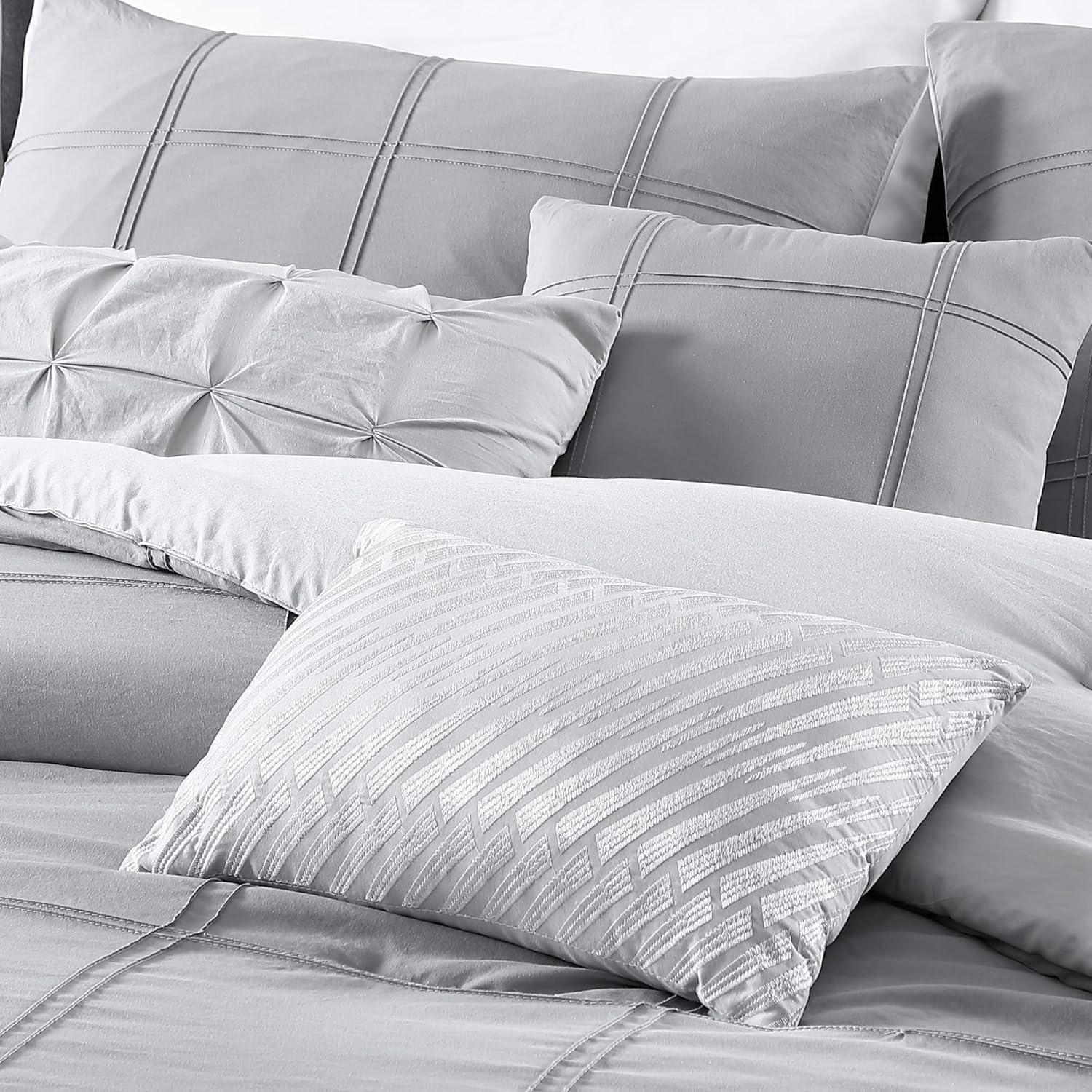 Avondale Manor Femi Grid Comforter Set, Queen, Grey/White, 6 Piece Set Includes 1 Comforter, 2 Pillow Shams and 3 Decorative Pillows (FEM6CSQUENGHGW) Queen Grey/White