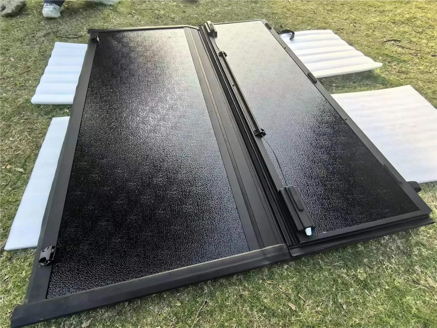4X4 Pick Up Truck Bed Cover Hard Tri-Fold Embedded Aluminum Tonneau Cover Compatible with Chevrolet Silverado 6ft