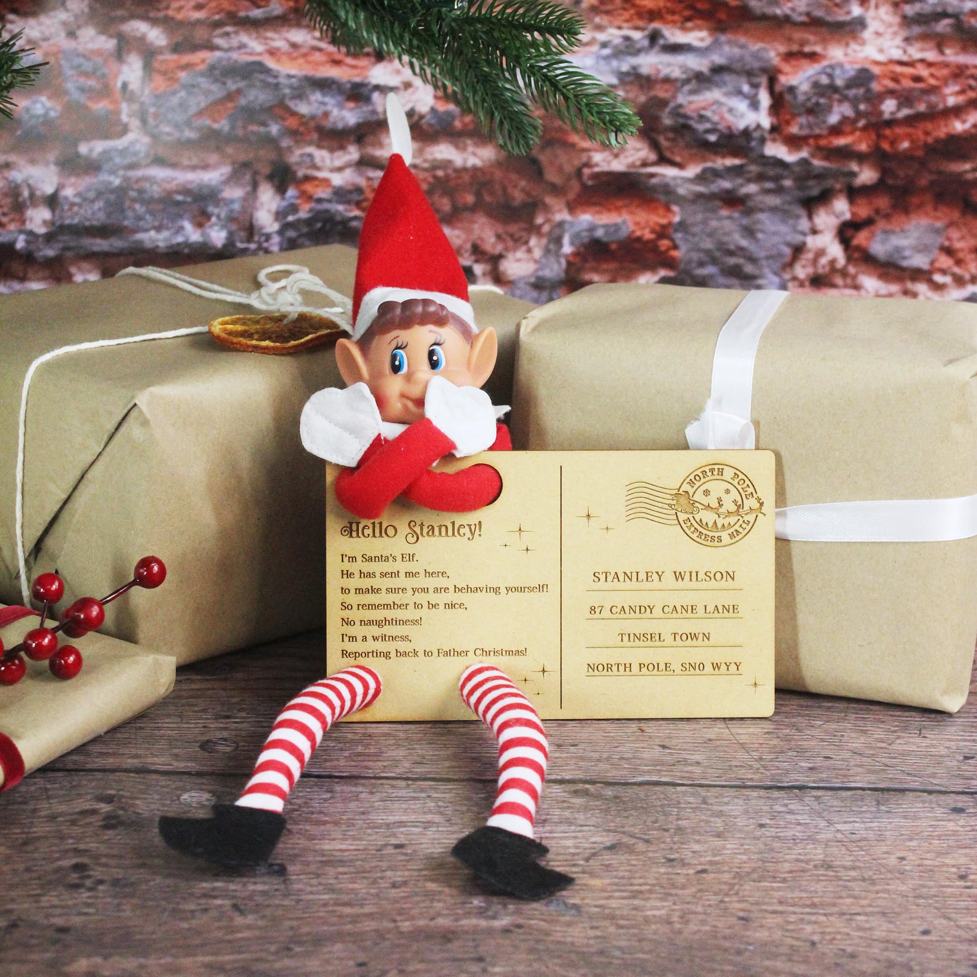 eBuyGB Personalised Wooden Christmas Postcard - Sleigh Stamp Welcome Back Elf Letter, Boy or Girl Elf Option (4 Hole)