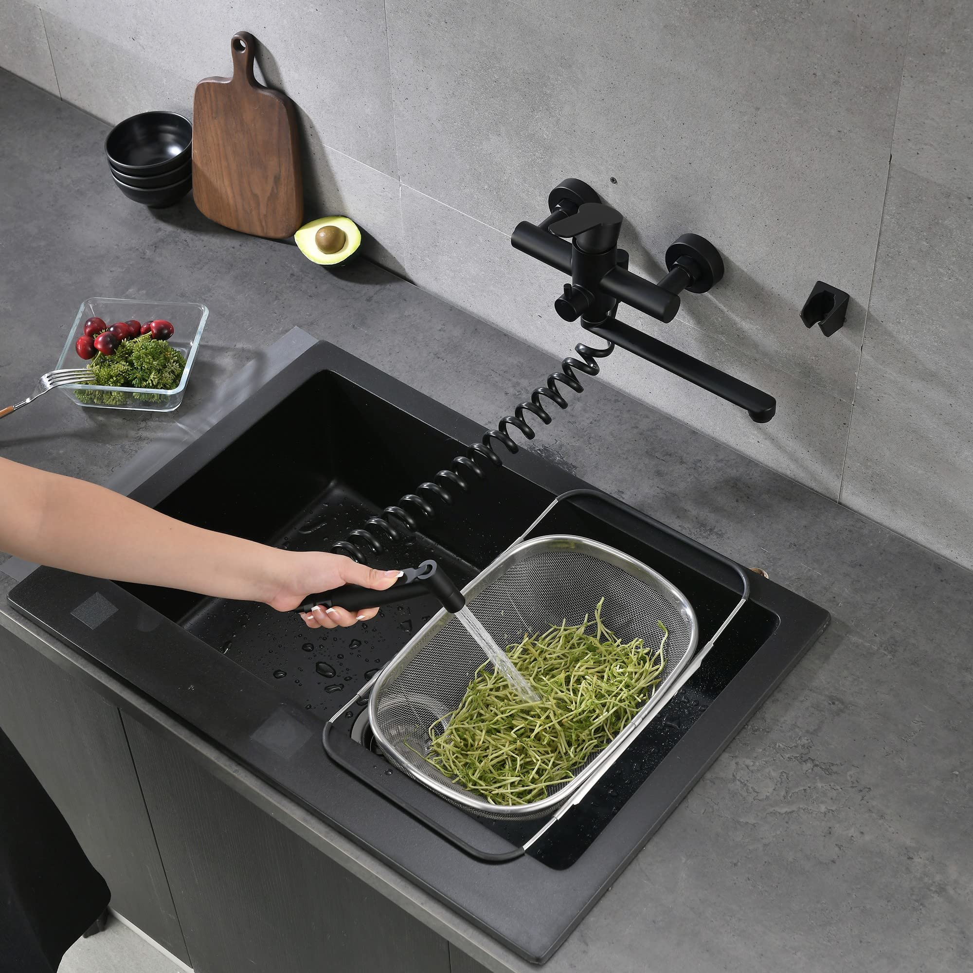 rubinetto da parete per cucina,Rubinetto per cucina a muro, Rubinetto da cucina con pistola girevole a 360°(Nero)