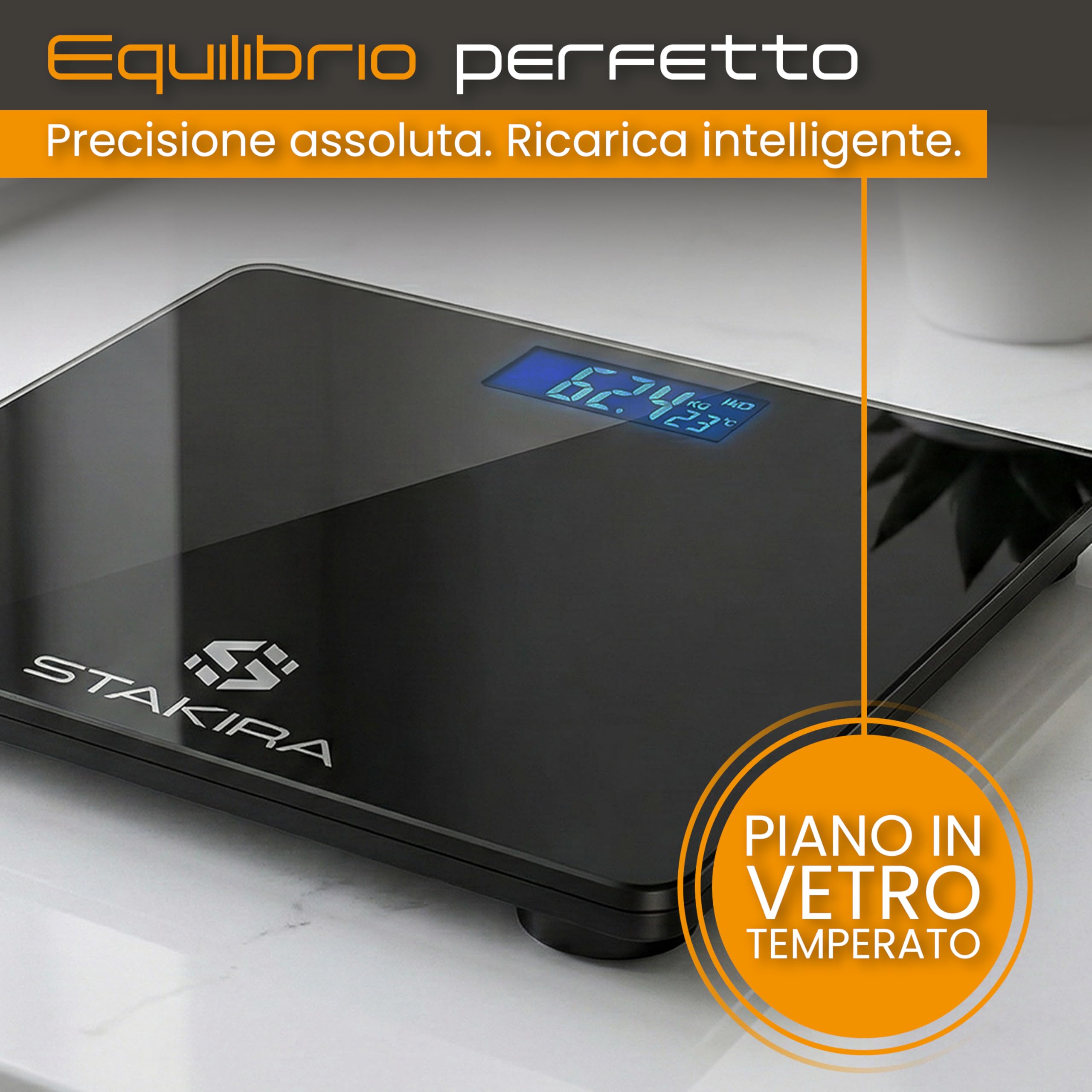 Bilancia Pesapersone Digitale STAKIRA – Fino a 180 kg – Alta Precisione 0.1 kg – USB Ricaricabile – Display LCD – Vetro Temperato Nero – Temperatura Integrata – Design Compatto 26x26 cm