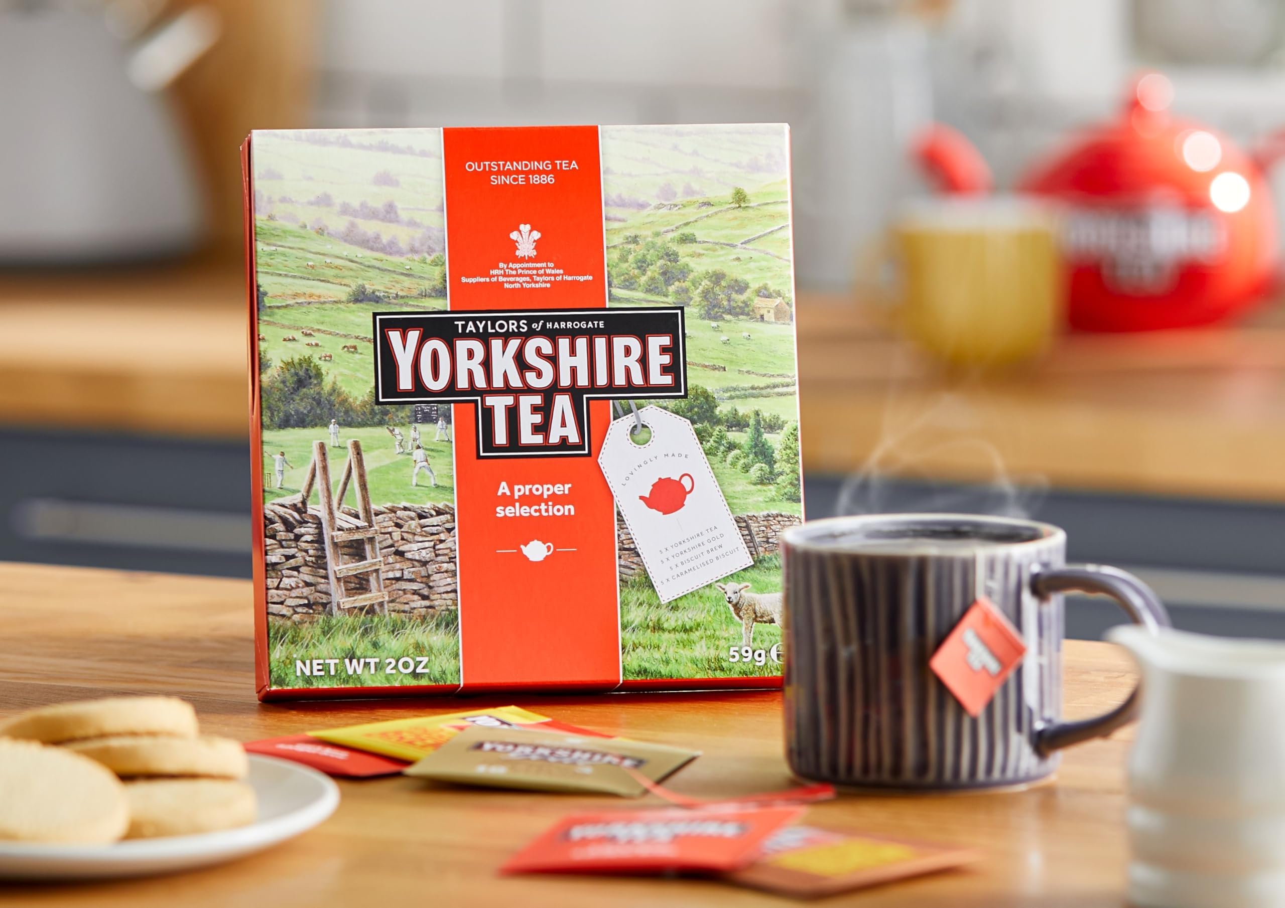 Yorkshire Tea Biscuit Brew & Gold セット Yorkshire Tea Gift Set - Selection of English Breakfast, Gold