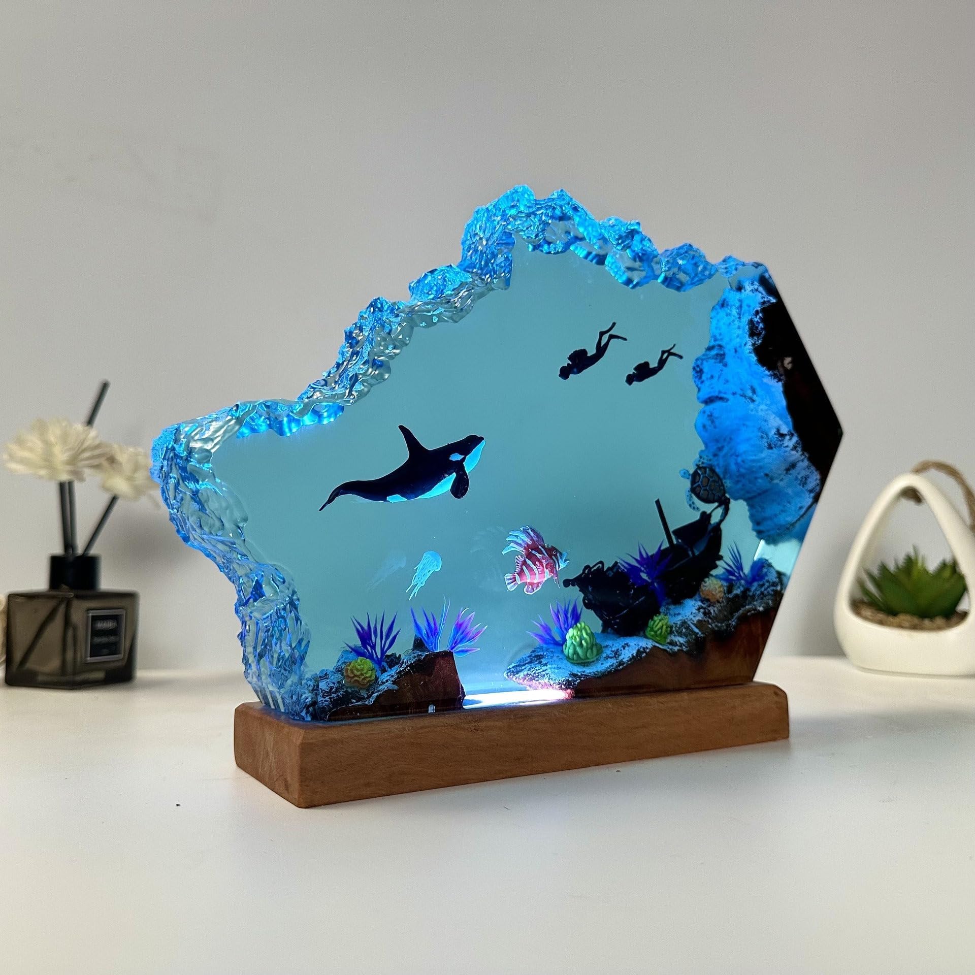 Lámpara de resina epoxi para el océano, luz nocturna única de buzo y ballena jorobada, decoración LED oceánica, para la familia