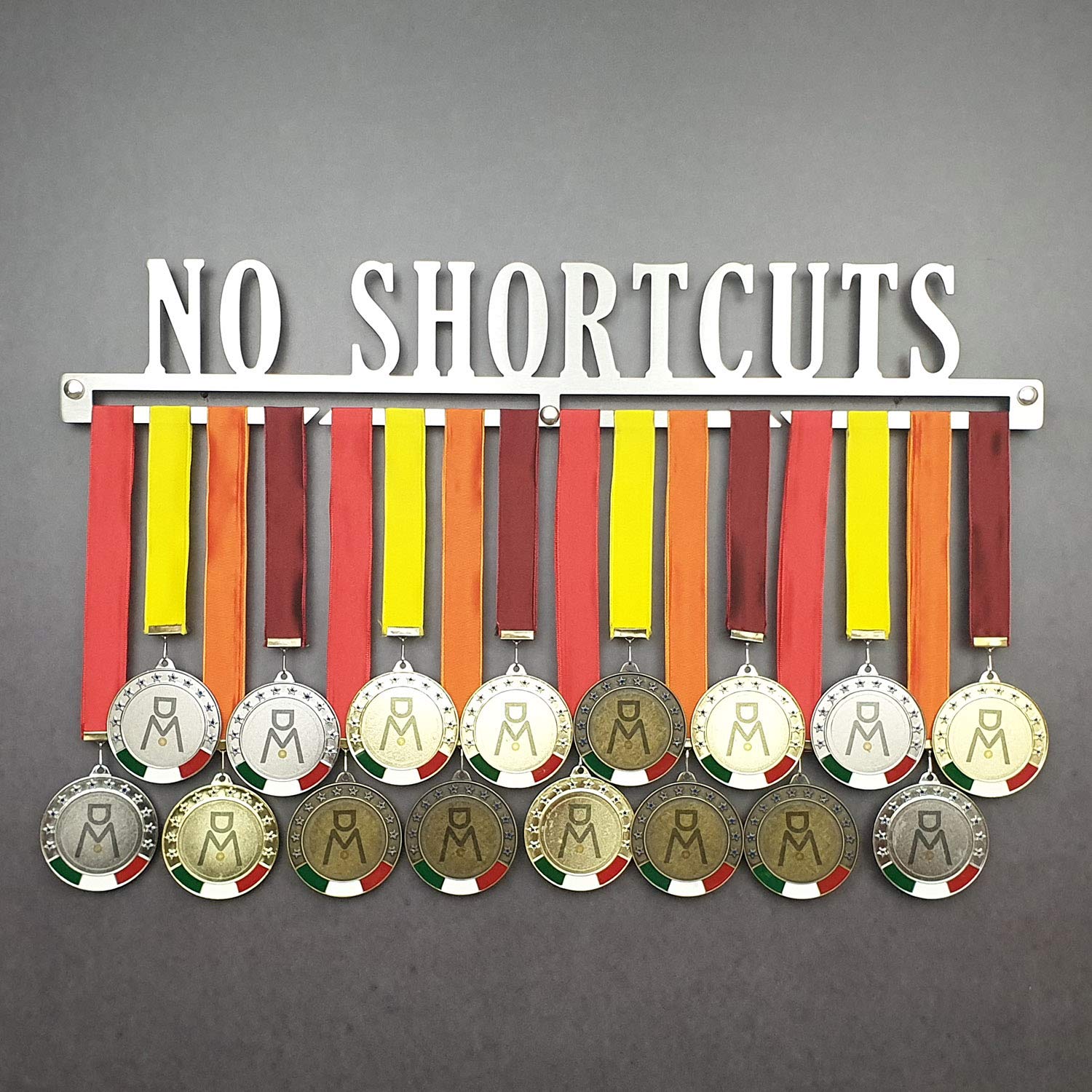 MEDALdisplay NO Shortcuts - Medaillen Aufhänger - Wandhalterung für Sportmedaillen - Medaillenhalter - Sport Medal Hanger - Gebürsteter Edelstahl - 100% Made in Italy