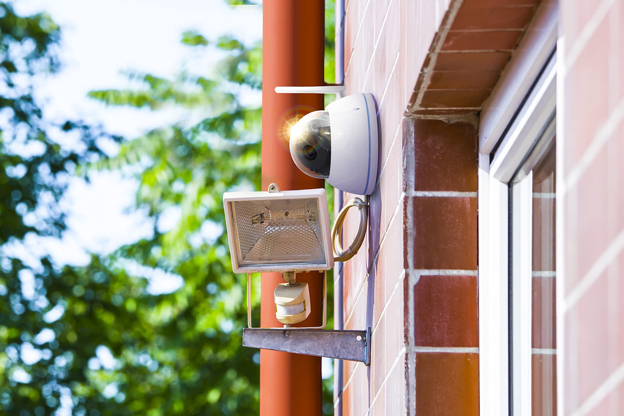 Alecto DVC136IP kamera monitorująca Outdoor Dome - kamera IP z WiFi – Wi-Fi i IP55 – obsługa karty SD 128 GB (bez) – biała