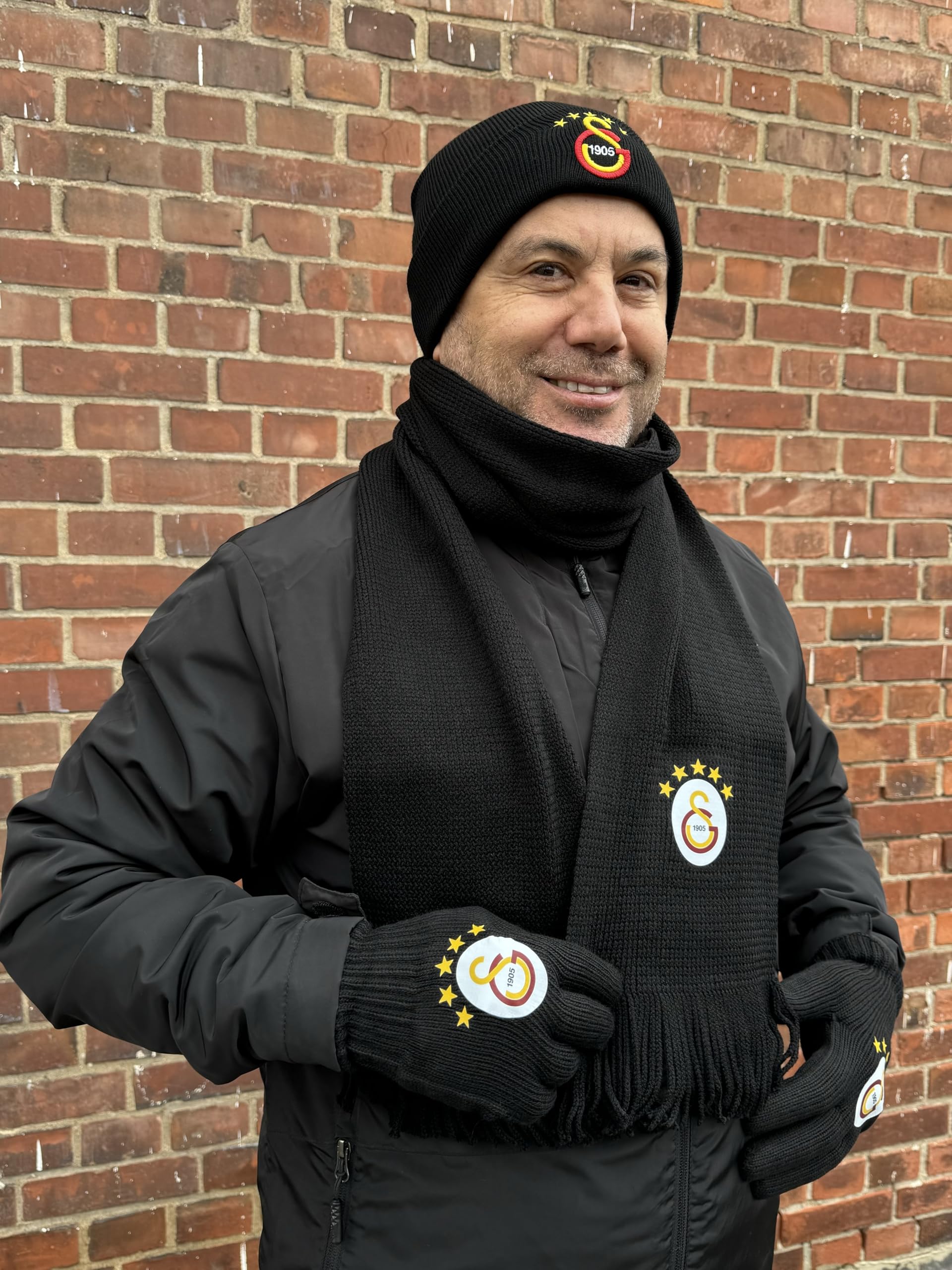 3 Teiliges Set aus Beanie Mütze, Halsschal und Handschuhe mit Logo Galatasaray GS - schwarz