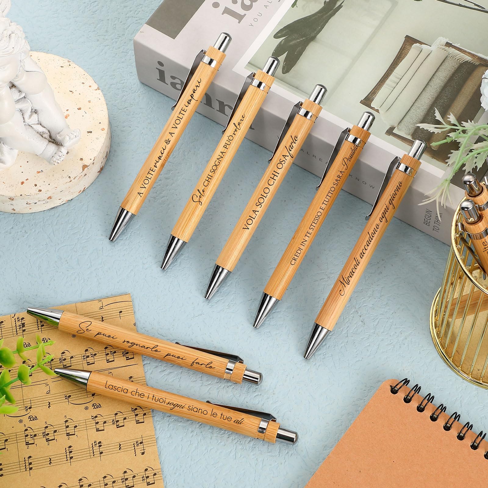 Penne con Frasi Motivazionali in Italiano Ispiratrici a Sfera Retrattili in Legno 24 Pezzi Portafortuna per Studenti Insegnanti