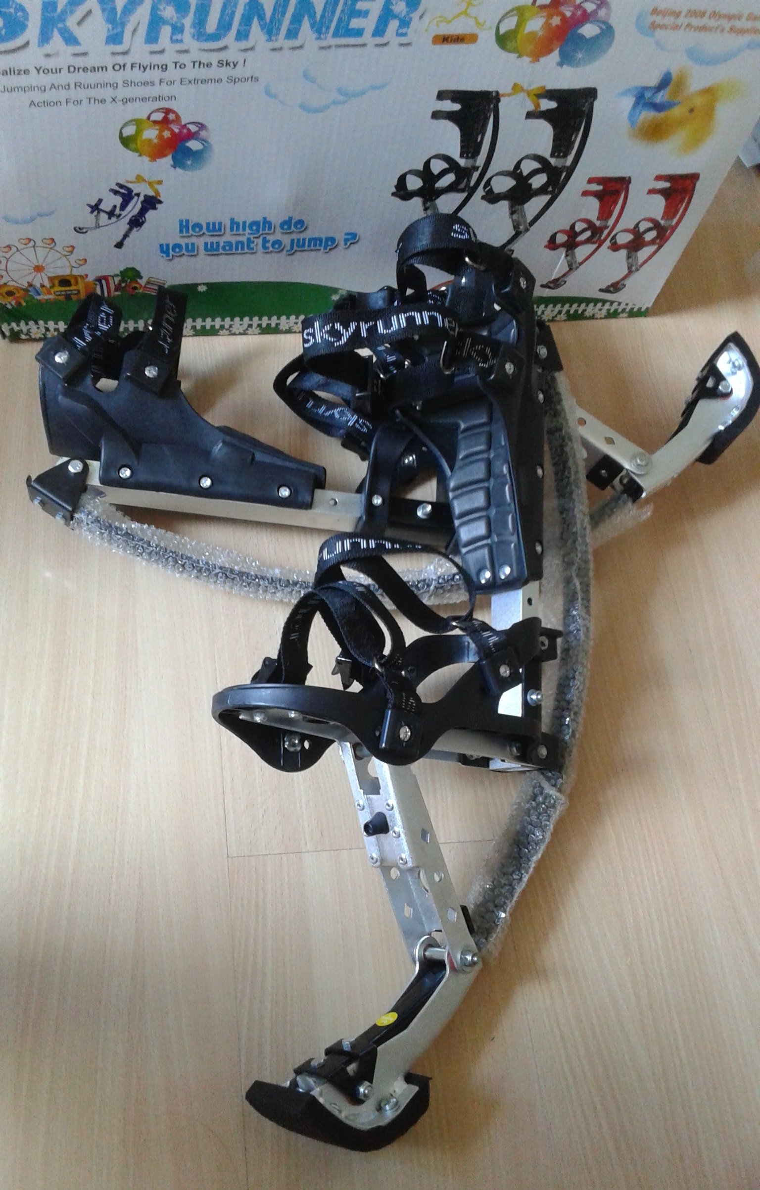 Amazon.co.jp: Skyrunner ジャンプスティルト 耐荷重66~110ポンド 子供