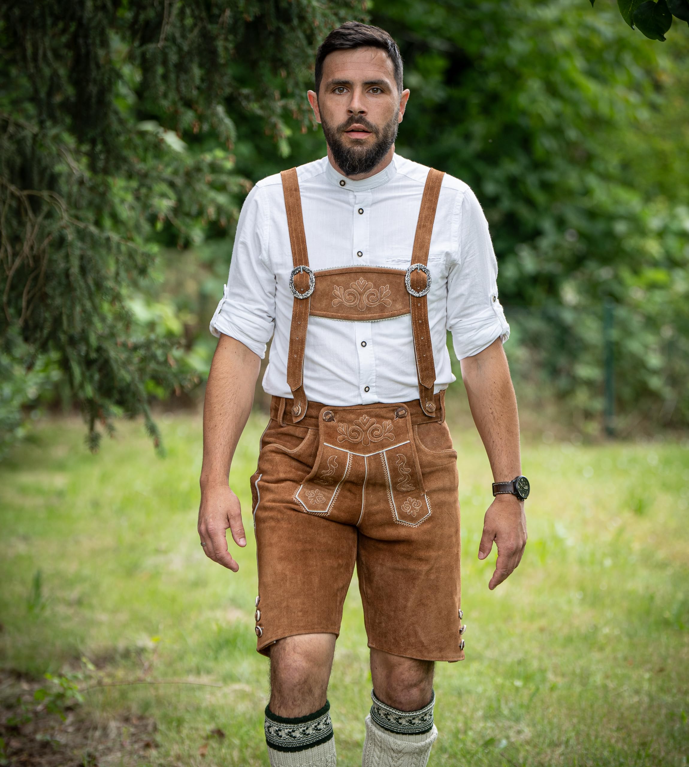 Schöneberger Trachten Couture Herren Lederhose mit Hosenträger – Original Trachtenhose braun, Trachtenlederhose kurz für Oktoberfest Hans