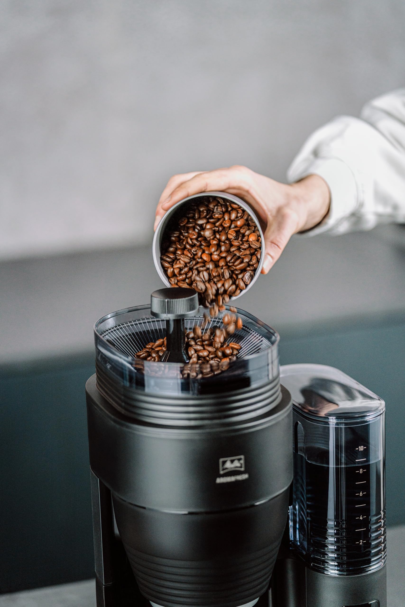 Melitta AromaFresh X - Kaffeemaschine mit Mahlwerk, Filterkaffeemaschine mit Glaskanne und Tropfstopp, für bis zu 10 Tassen Kaffee, schwarz/silber