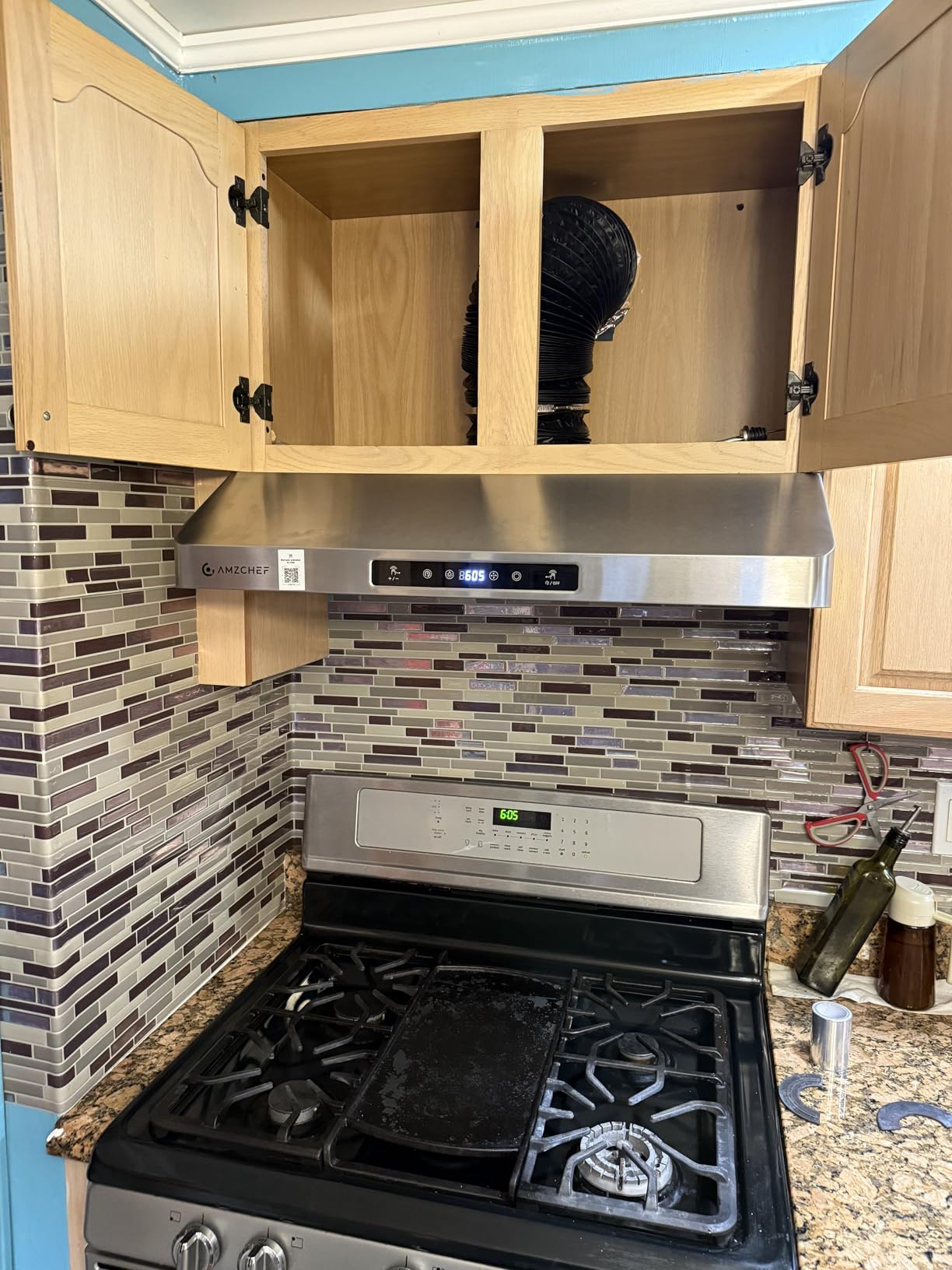 Modern range hood with good exhaust strength