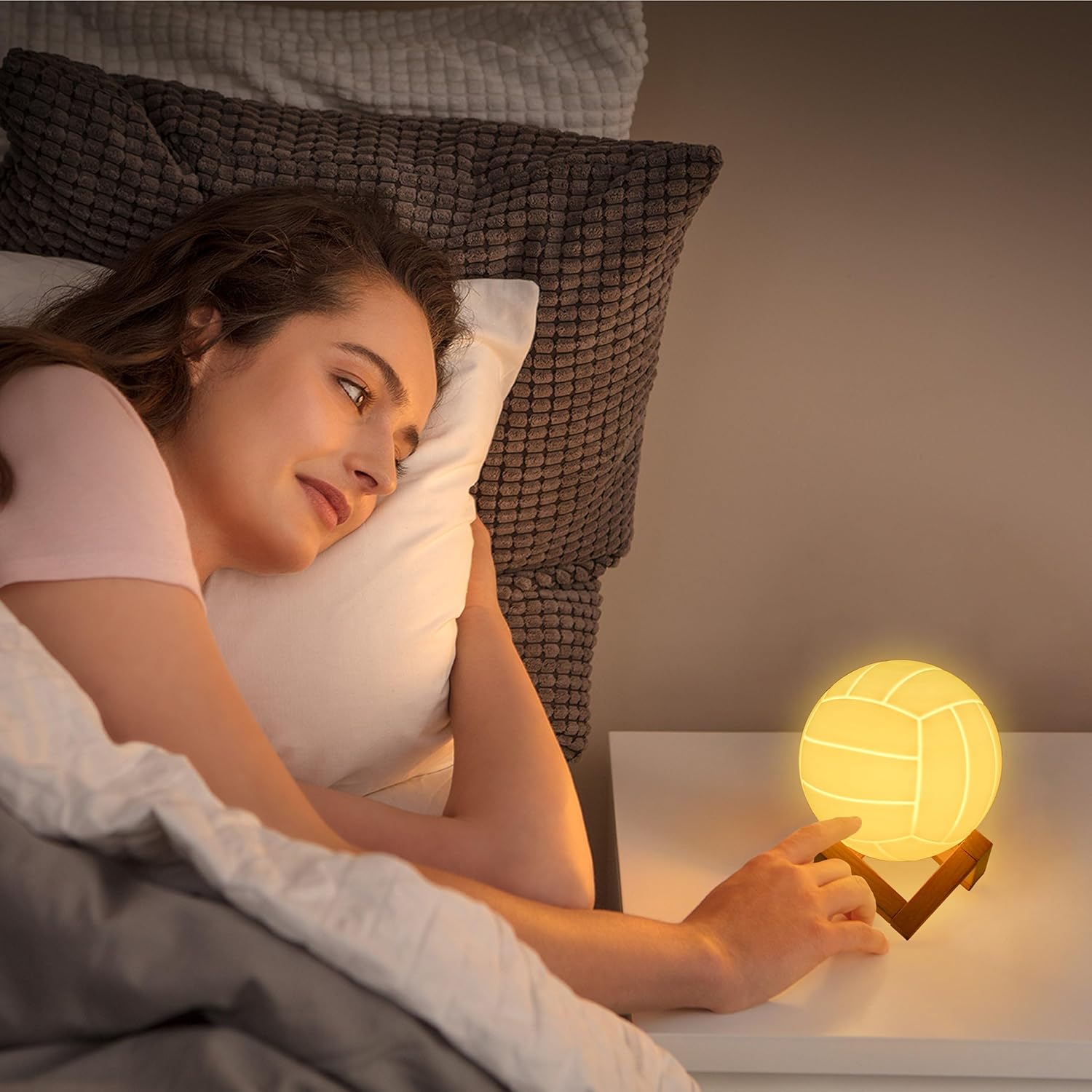Volleyball Night Light, Volleyball Lamp Light for Kids Room with Remote Control 16 Colors Changing Sport Fan Room Decoration Gifts for Boys,Girls,Volleyball Lover (4.7 inches)