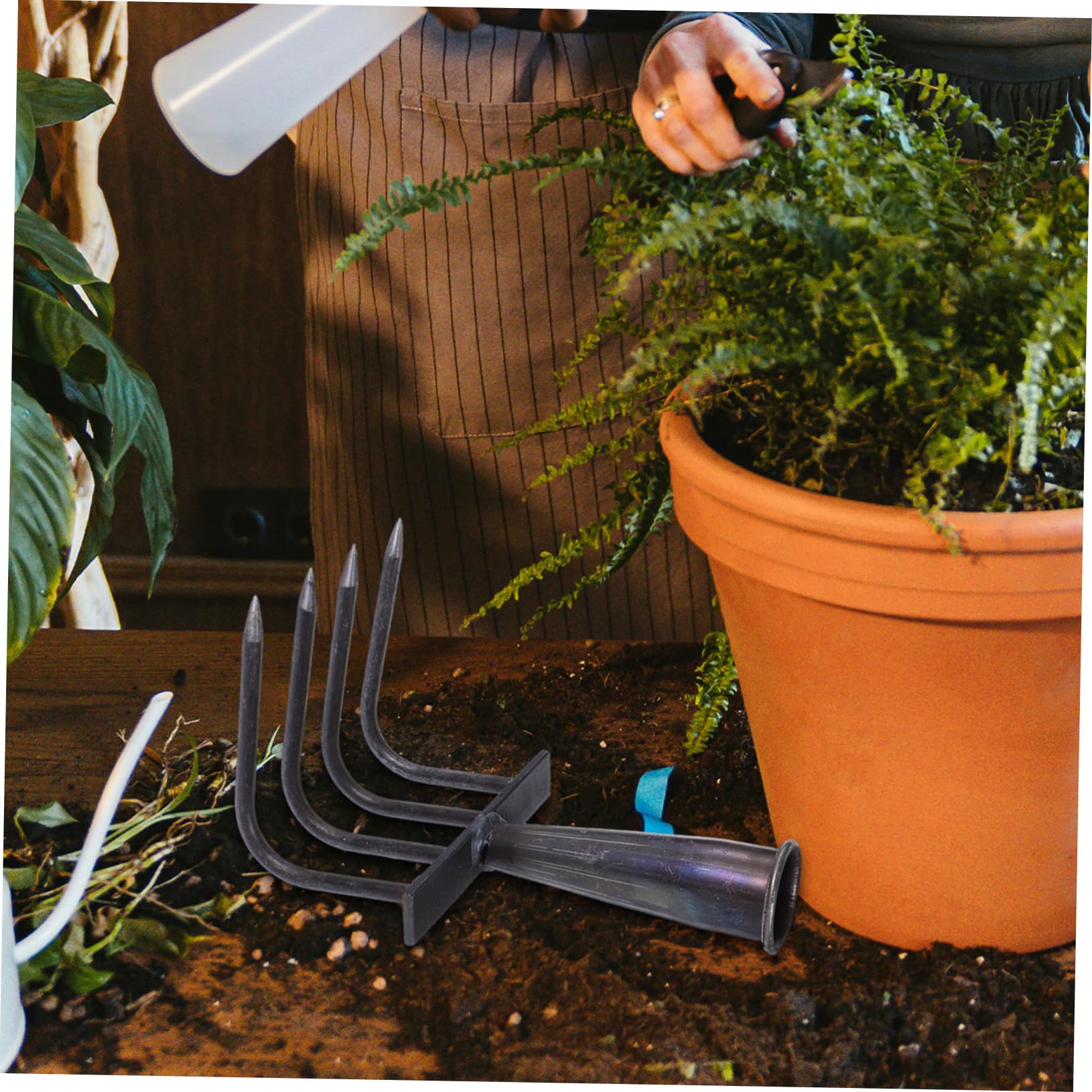 Rastrillo de Acero Inoxidable para jardinería, rastrillo de Hojas Extensible con púas para Mantenimiento de césped, para Trabajos y jardinería.