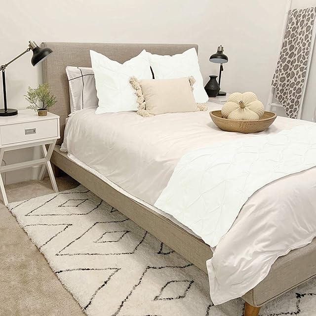 Kotton Culture Pinch Pleated Bed Runner 3 Pieces with 2 Pillow Shams Diamond Pintuck Egyptian Cotton Soft Fade-Resistant Easy Care Decorative Bed Scarf [ (88" X 18"), White]