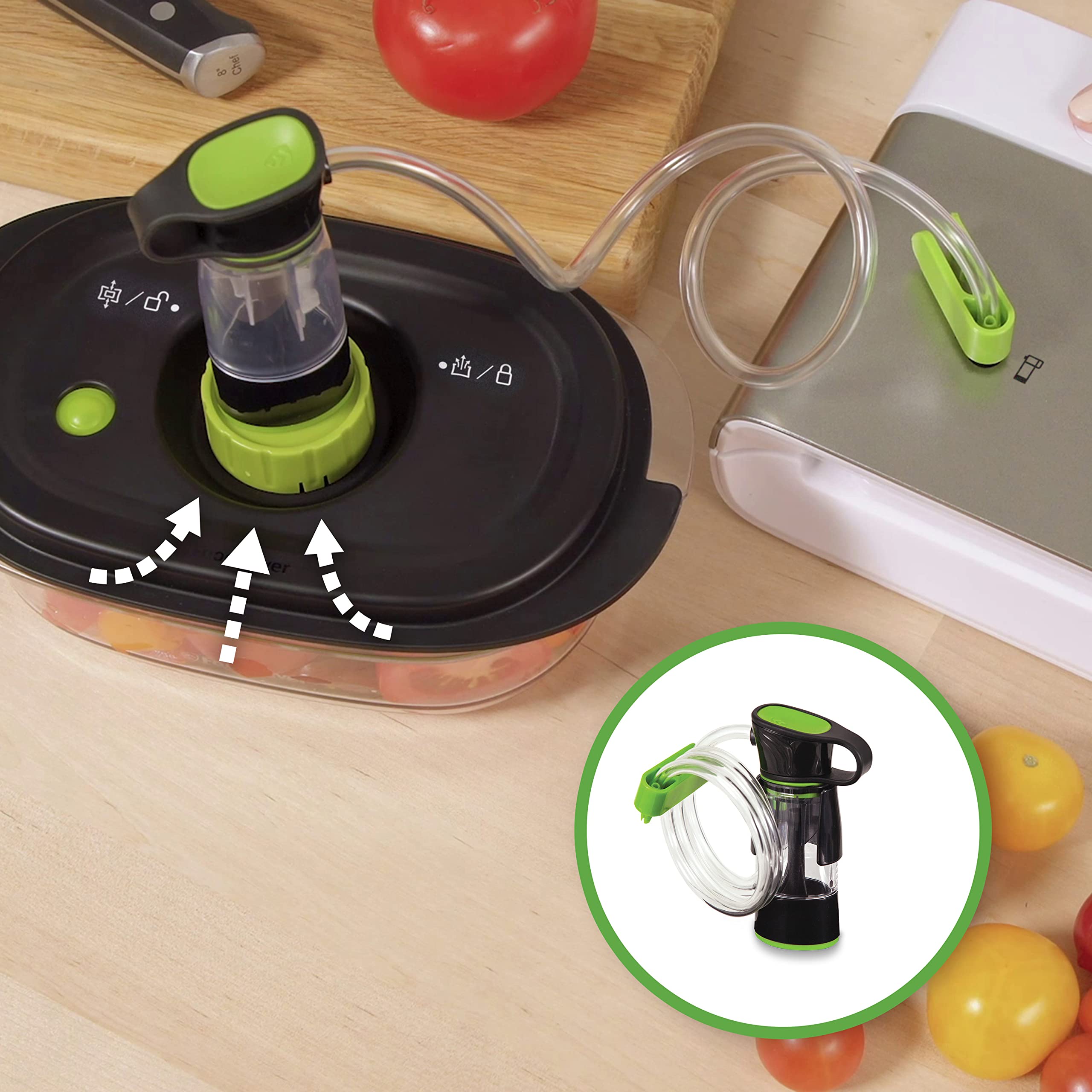 FoodSaver Envasadora al vacío de alimentos compacta | Sistema de conservación con accesorio sellador manual | incluye 1 rollo y 4 bolsas | Acero inoxidable con detalles blancos [VS0100X]