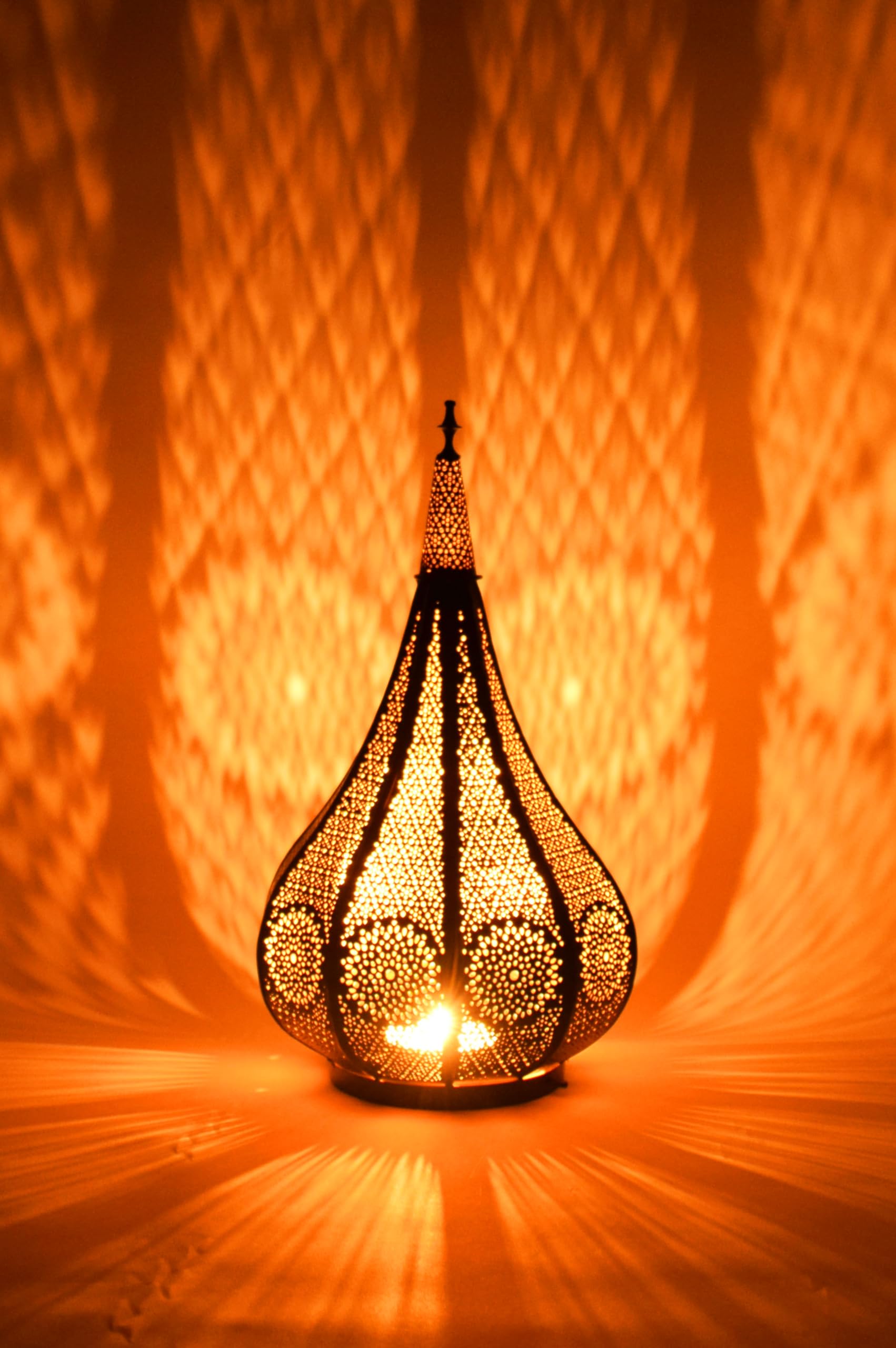 Farol portavelas Oriental de Metal - Candelabro para el jardín - Decorativo para la Mesa - Ezana 36cm Negro - transmite Buen Ambiente - Pasa un Buen rato en el jardín
