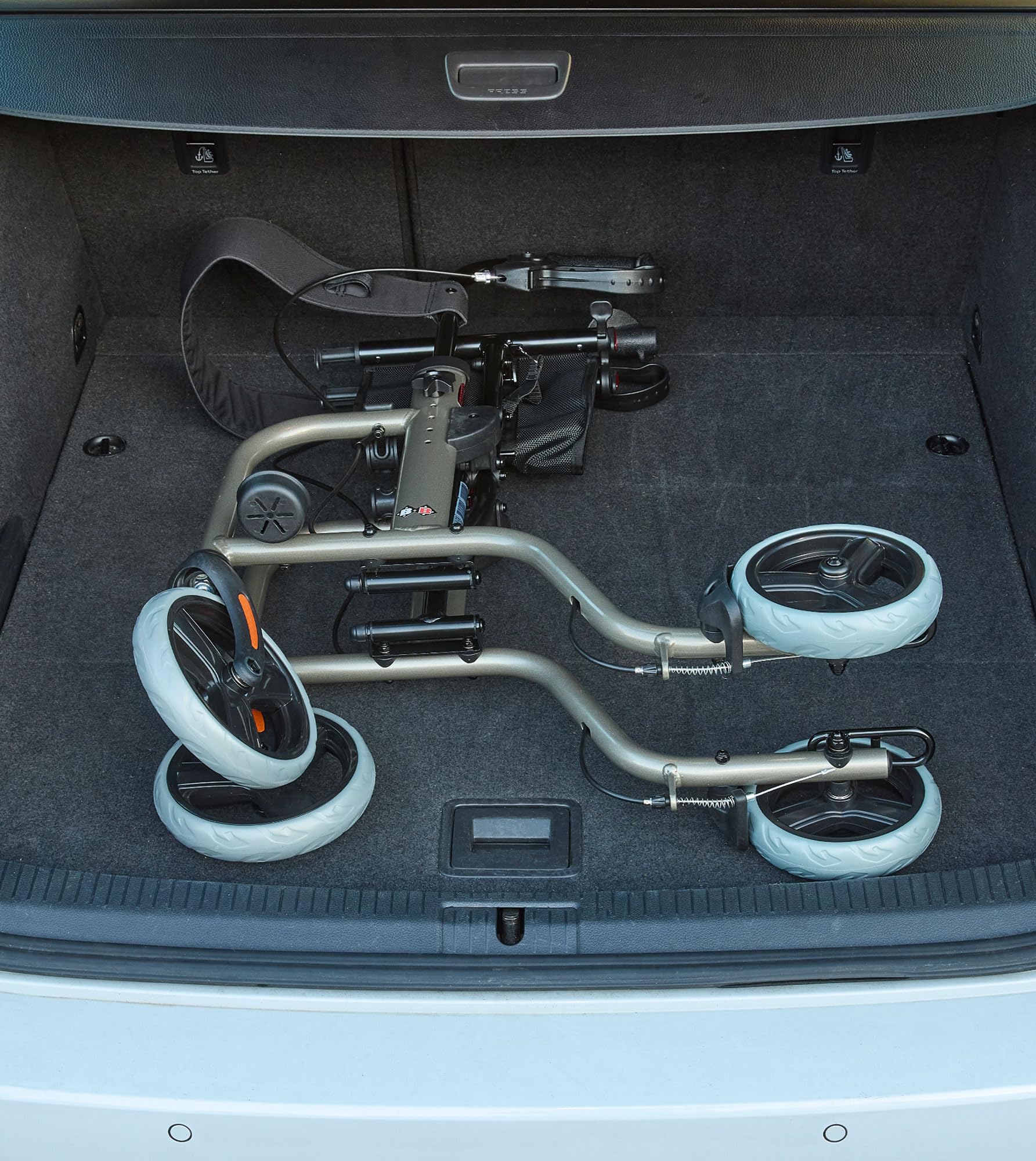 Bischoff & Bischoff RL-Smart Rollator, faltbar – Leichtgewicht-Rollator für drinnen und draußen, Gehwagen mit abnehmbarer Tasche und Stock-Halter, Platin