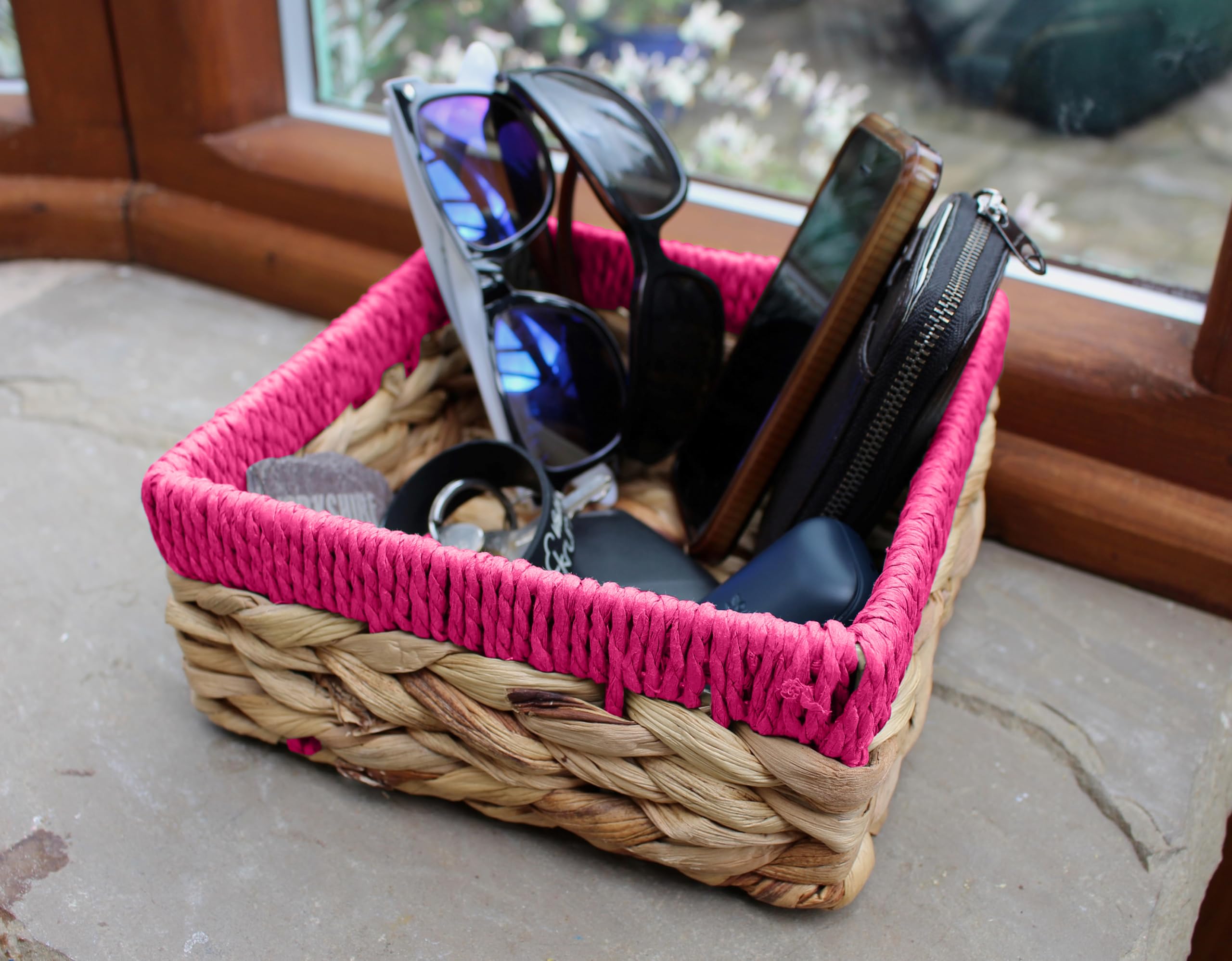 Cestini Quadrati In Giacinto D'Acqua | Naturali Con Bordi Rosa | 18 Cm | Organizer Decorativo Per Scaffali E Regali | Fatto A Mano