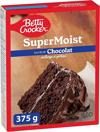 BETTY CROCKER - CAKE MIX - Super Moist Devil's Food Chocolate Flavour, 375 Grams Package of Cake Mix, Baking Mix, Tastes Like Homemade, Easy To Bake