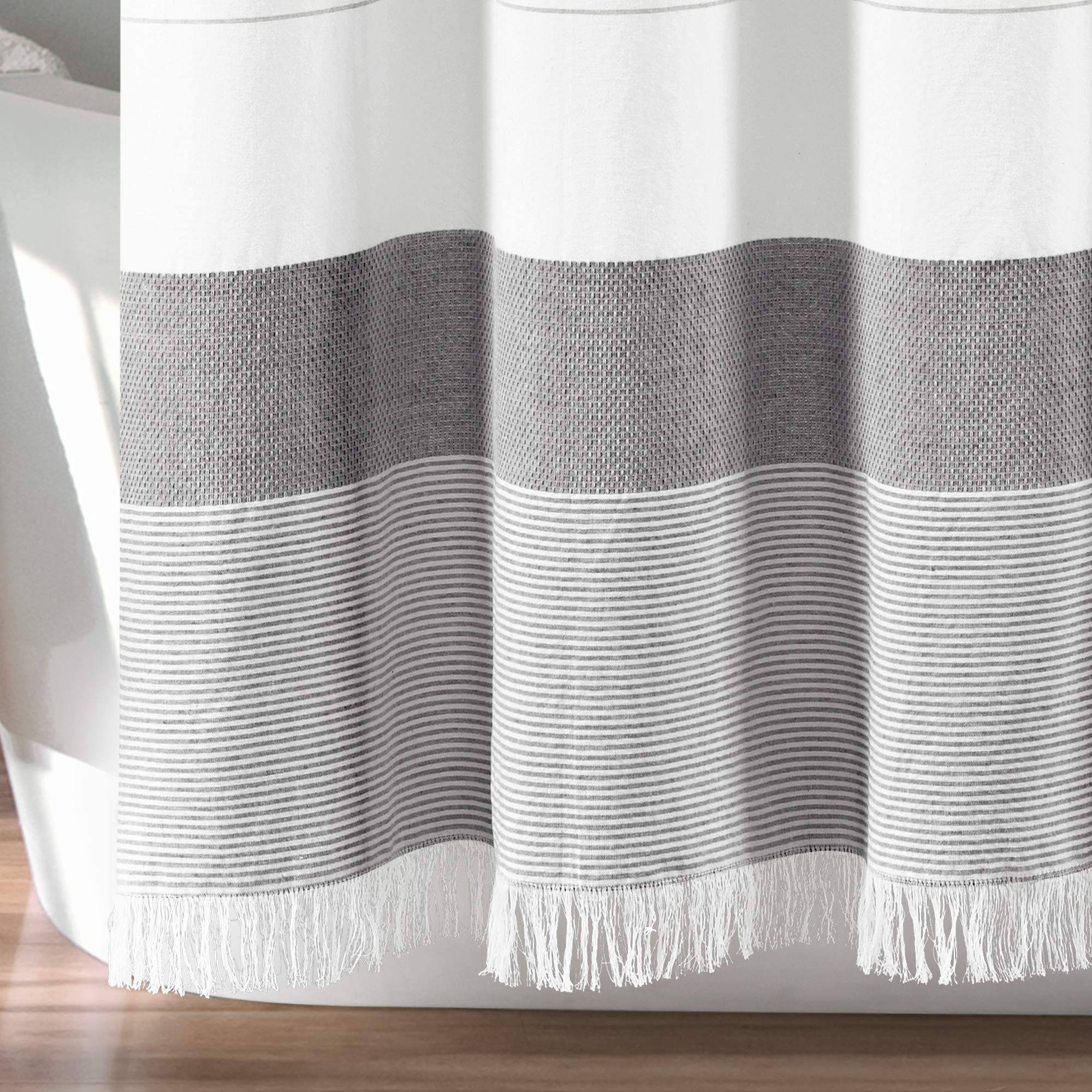 Lush Decor Nantucket - Tenda da doccia in cotone tinto con nappe, 183 x 183 cm, colore: bianco e grigio