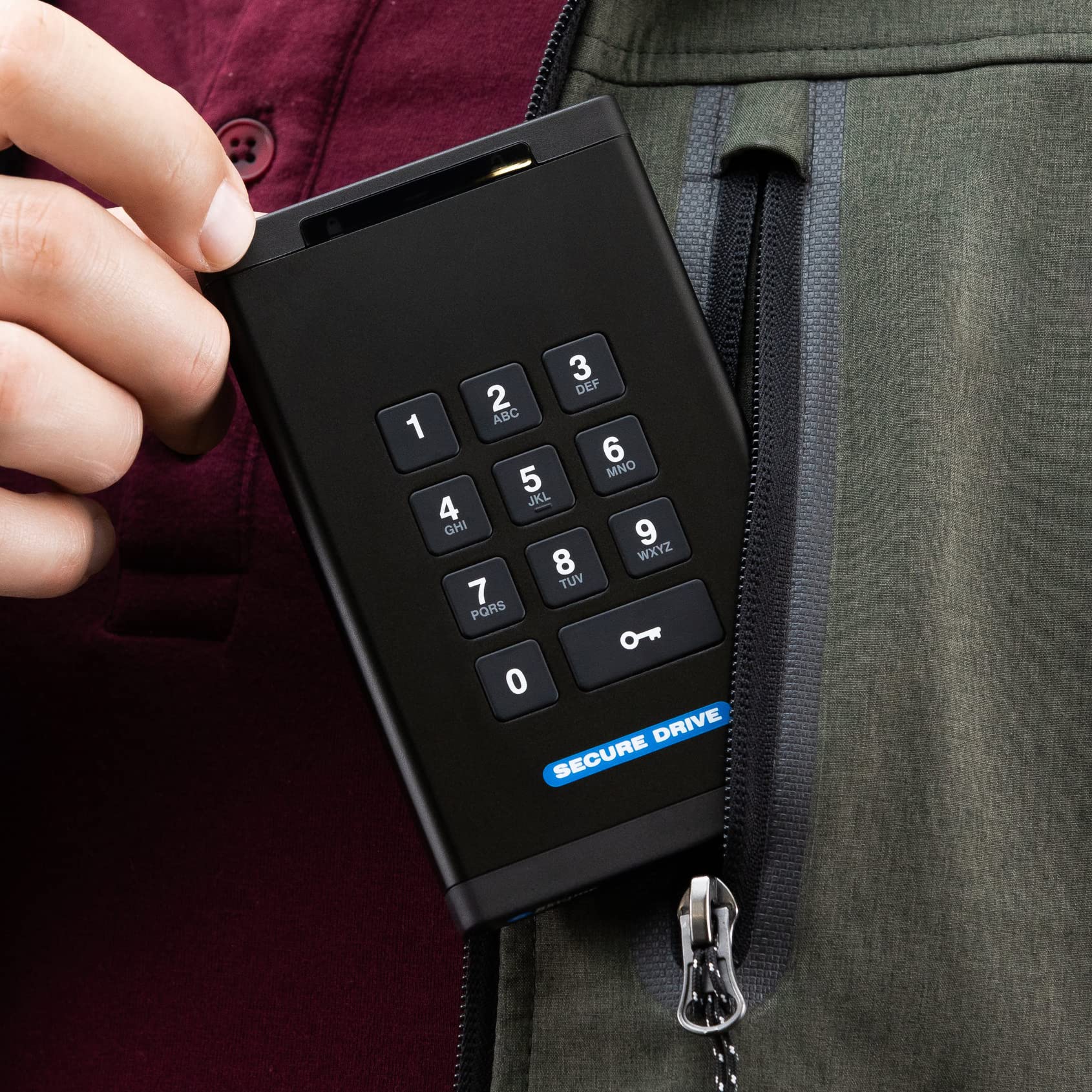 SecureData SecureDrive KP 500 GB SSD hardware-verschlüsseltes USB 3.0 externes Laufwerk FIPS 140-2 Level 3 Entsperren über Tastatur, TAA-konform, CJIS, HIPAA, CMMC, GDPR-konform, funktioniert mit Mac