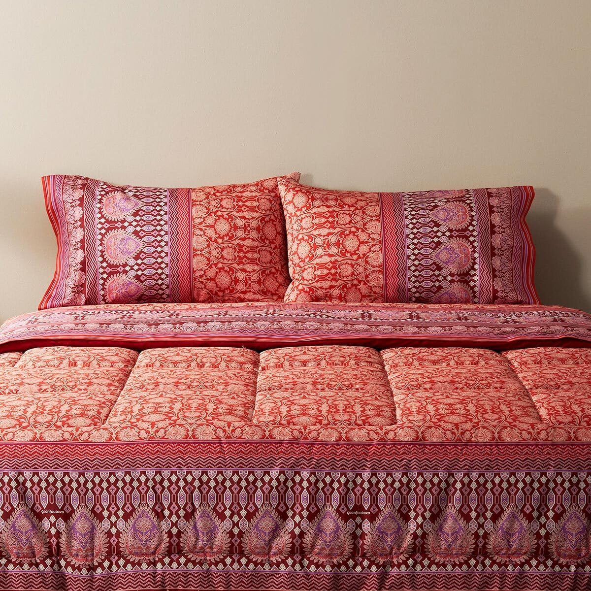 Bassetti MIRA Bettwäsche + 1 Kissenhülle aus 100% Baumwollsatin in der Farbe Rot R1, Maße: 155x220 + 1 K 80x80 cm - 9325844