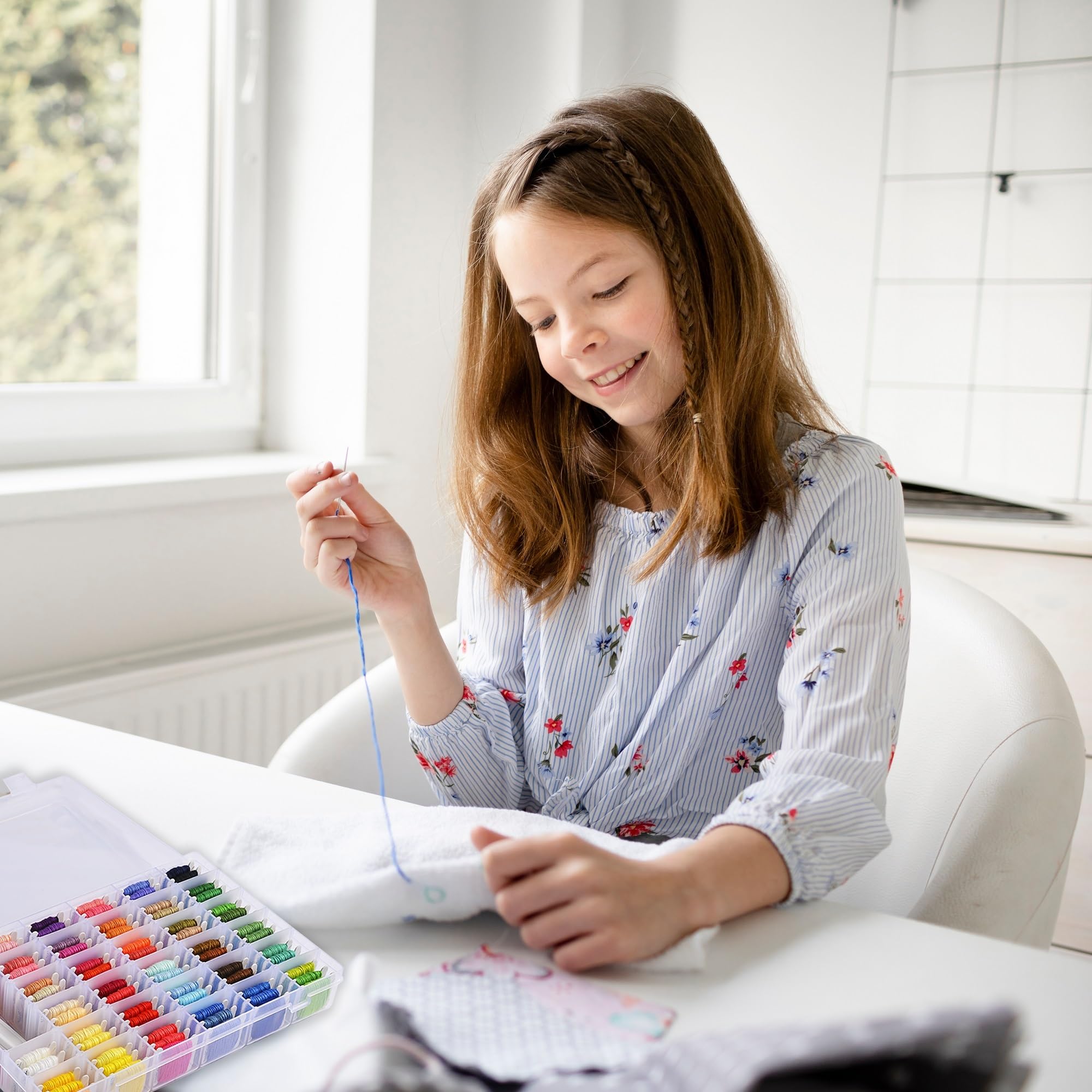 Peirich Kit da ricamo, borsa per progetti di ricamo con filo da ricamo, tela Aida, borsa per riporre accessori da ricamo e kit per punto croce, per principianti e adulti