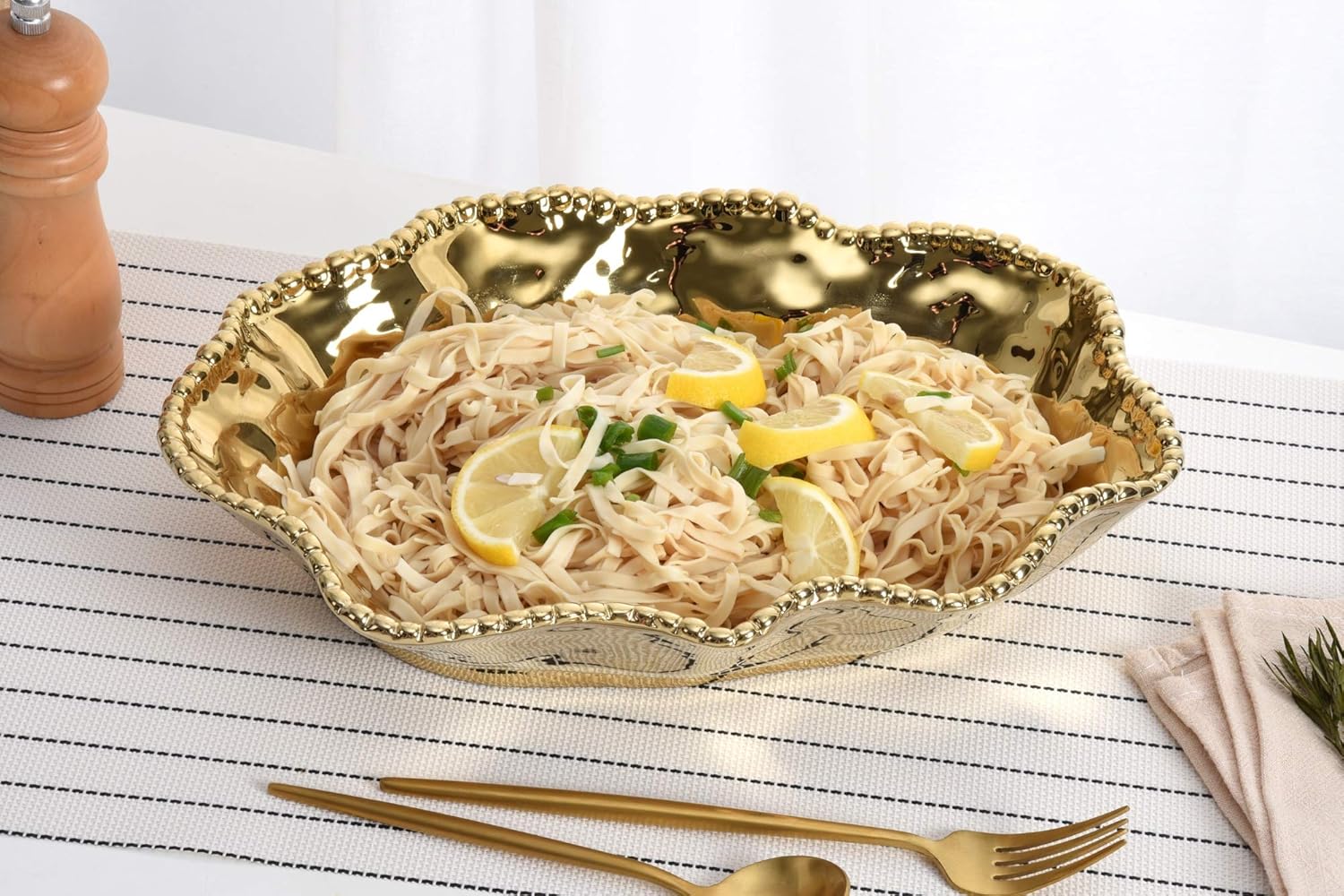 Pampa Bay Serving Bowl (Gold)