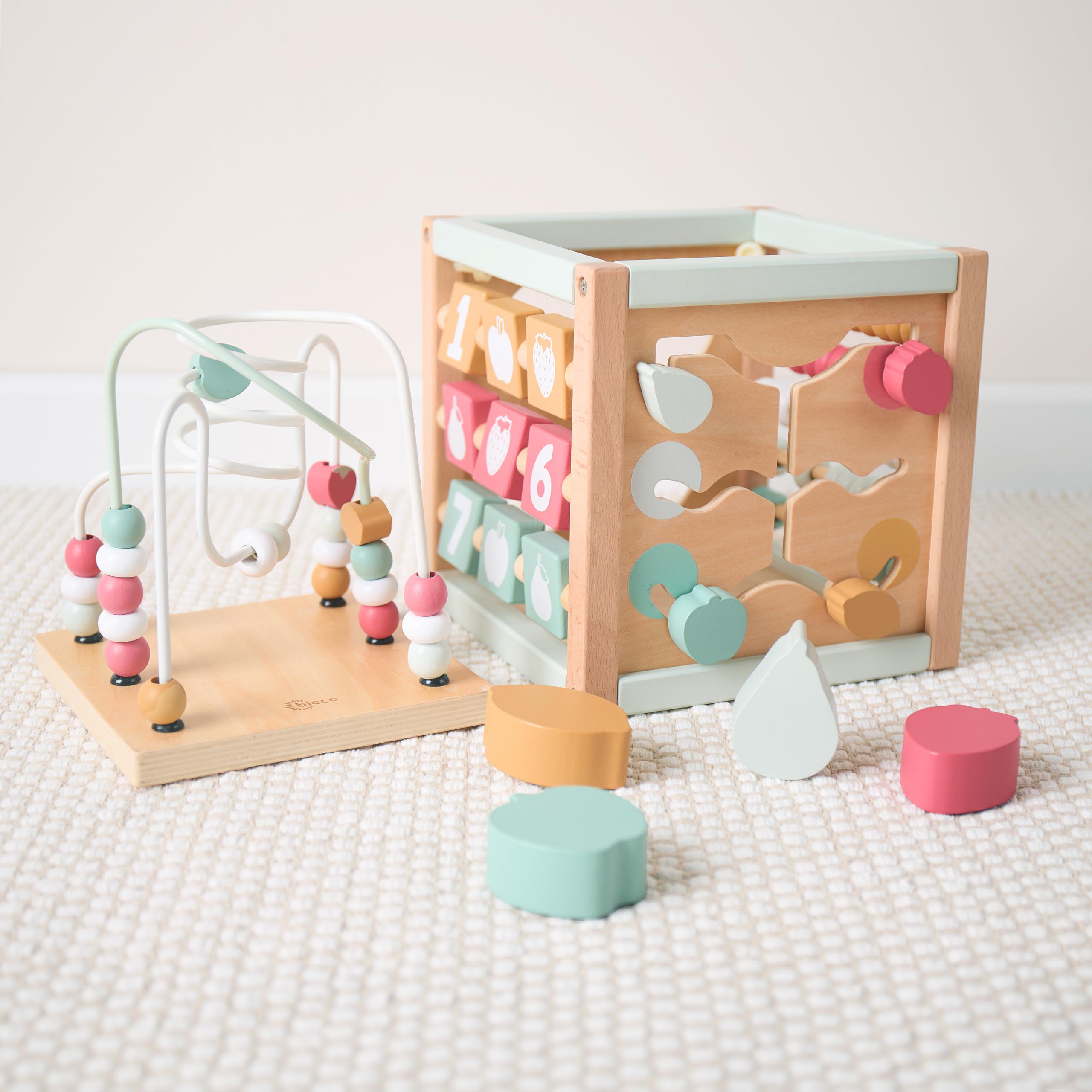 Bieco Kostka motoryczna Berry z ekologicznego drewna FSC® Baby Activity Center Montessori drewniana zabawka od 1 roku życia