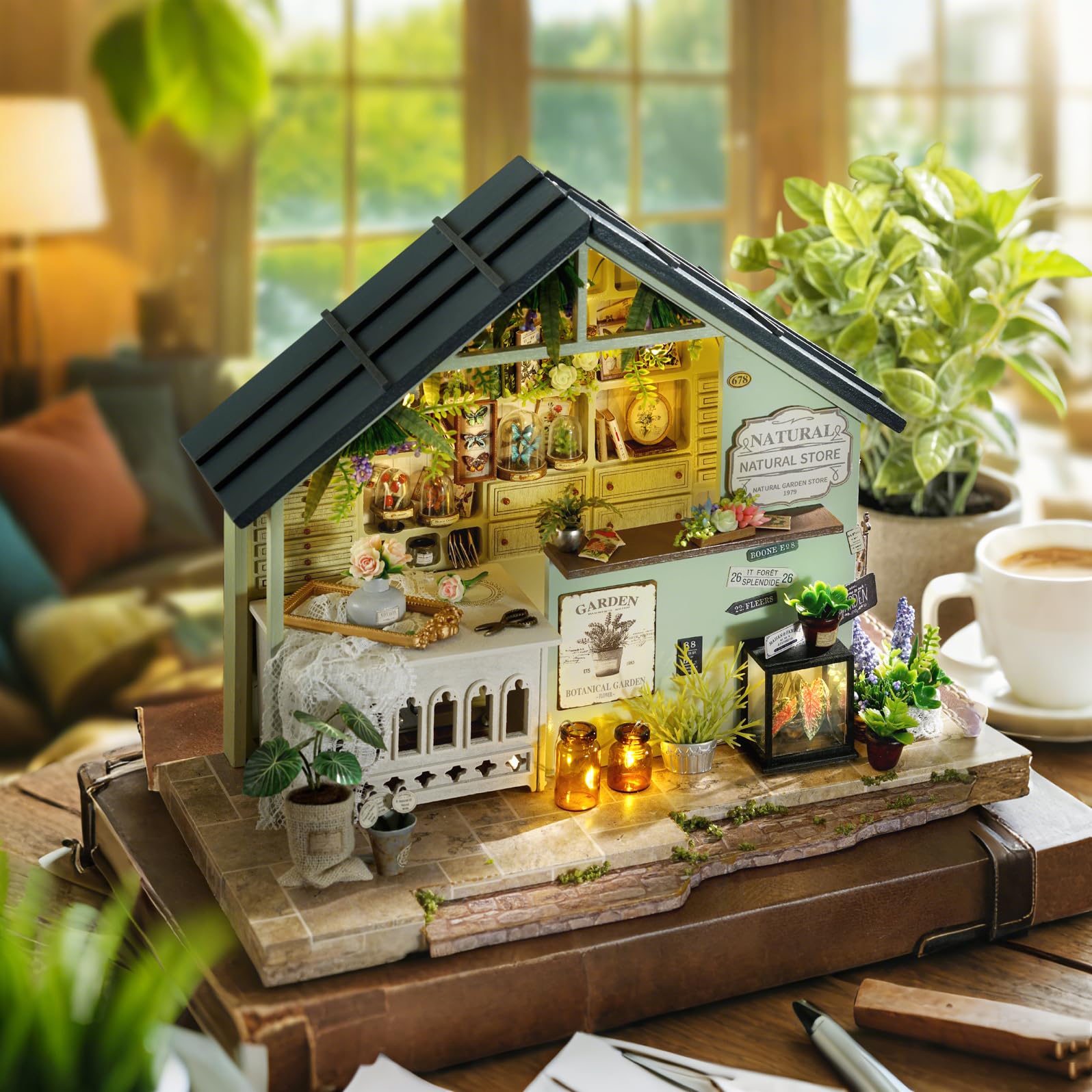 CUTEROOM Casa de muñecas en miniatura de madera DIY – Kit creativo de casa en miniatura para adultos, perfecto como decoración del hogar (estudio de plantas verdes)