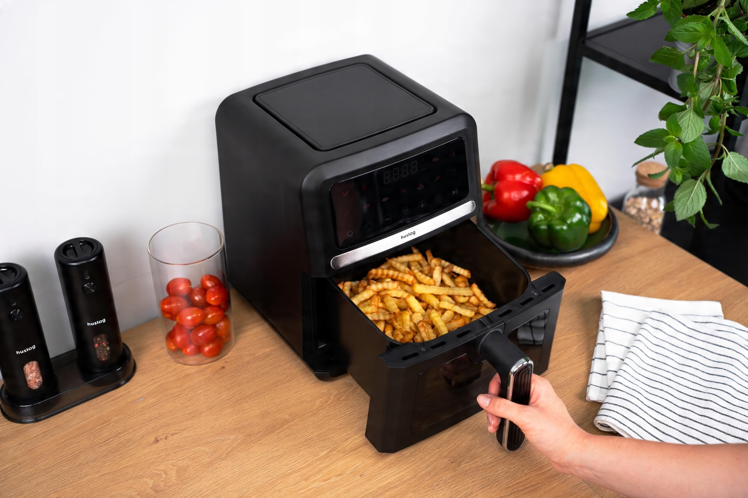 Freidora de Aire 5L 1500W, Air Fryer sin Aceite con 10 Programas Automáticos, 40–200°C, Pantalla LED Táctil, Cesta y Rejilla, Ventana de Visualización, Fácil Limpieza, Compacta, Negro