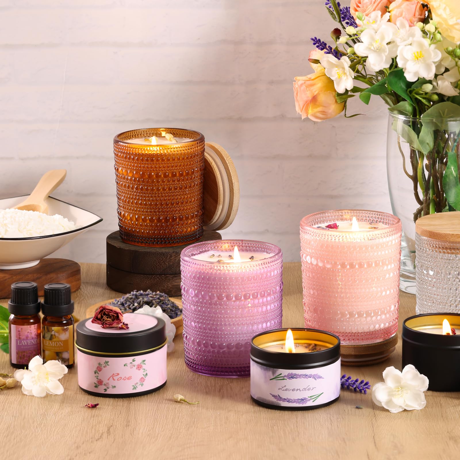 DARJEN Kerzenherstellungs-Sets für Erwachsene - Kerzenherstellungszubehör mit 4 Kerzengläsern (transparent, rosa, lila, bernsteinfarben), Kerzendosen, Sojawachs, Düfte, getrocknete Blumen und mehr