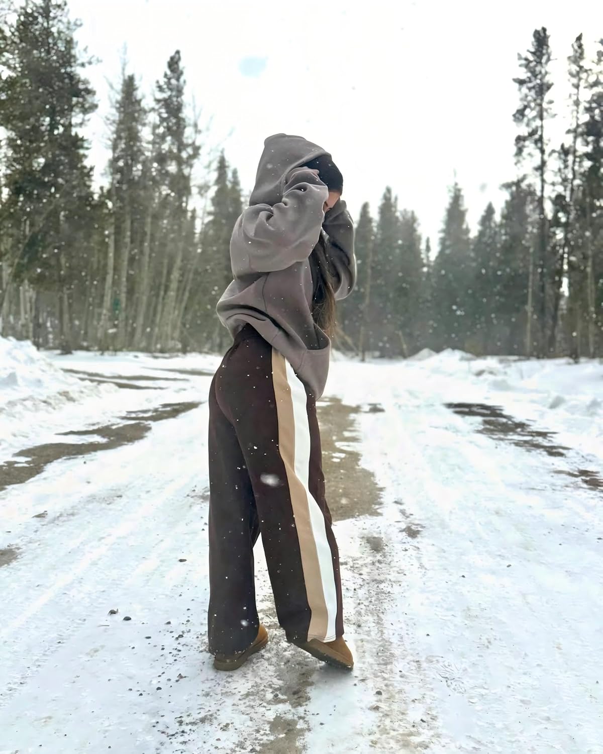 Women's Fleece Track Pants Loose Straight Leg Jogging Sweatpant Sports Athletic Running Zipper Pockets with Striped - Image 2