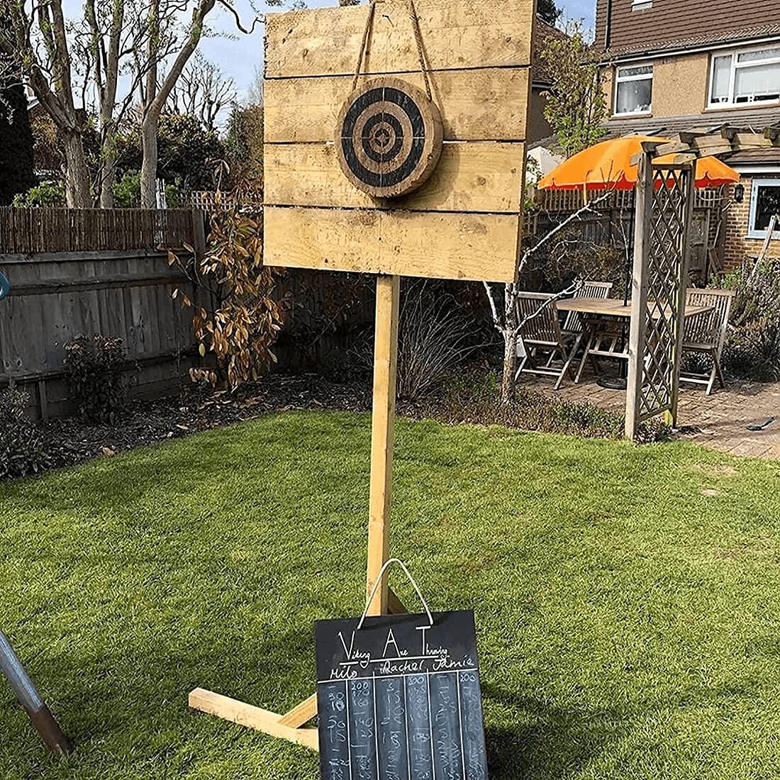 Set di gioco con ascia e frisbee in legno e 3 piccole botte, giocattolo per freccette e ascia frisbee, gioco per gioco per interni ed esterni, interessante gioco emozionante