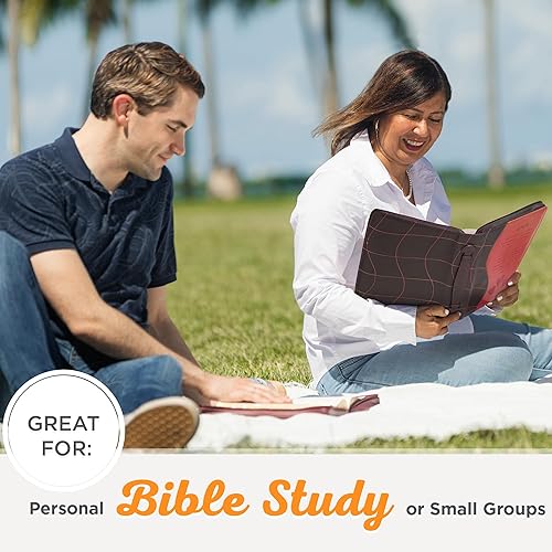 Miniatura 9 de Christian Art Gifts Funda para Biblia de moda para mujer, Love 1 Corinthians 134-8, piel sintética rosa, extra grande