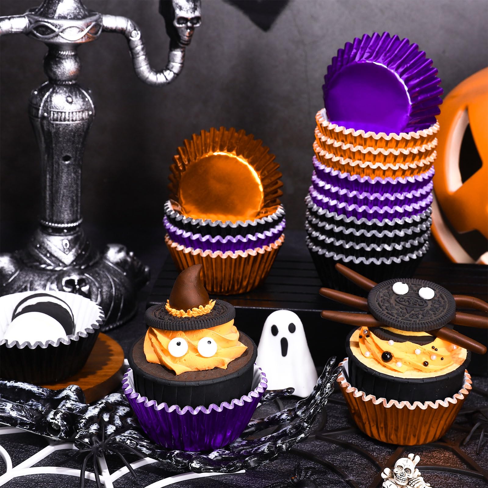 Whaline 450 Stück Halloween-Folien-Cupcake-Förmchen, schwarz, lila, orange, metallische Cupcake-Förmchen, Muffinförmchen für Urlaub, Partyzubehör