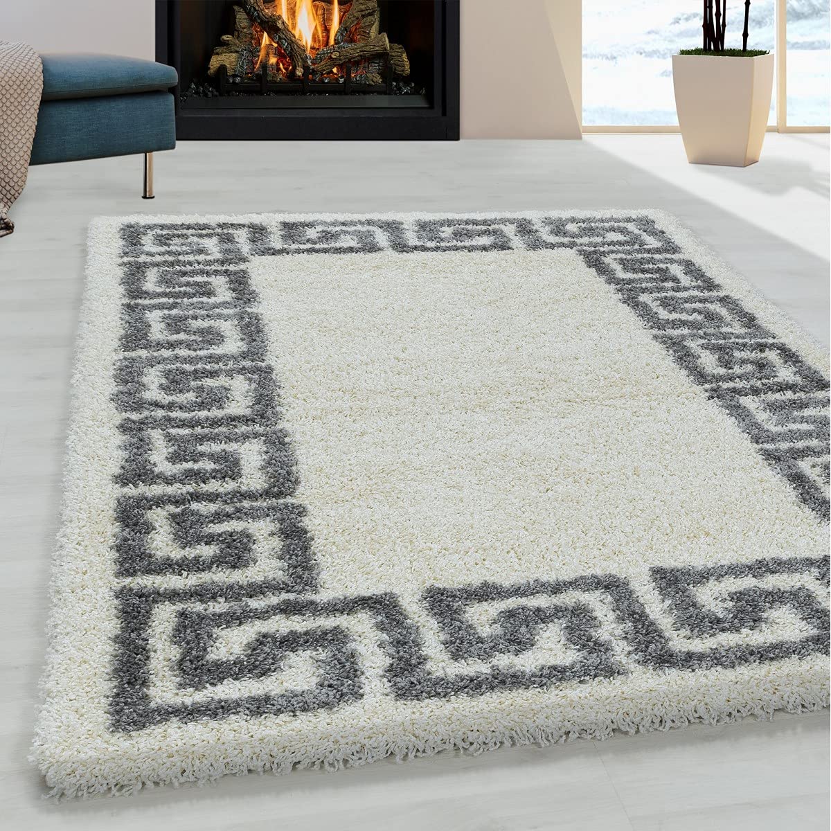 Tapis design à poils longs couleur crème créez un salon cosy et chaleureux en famille