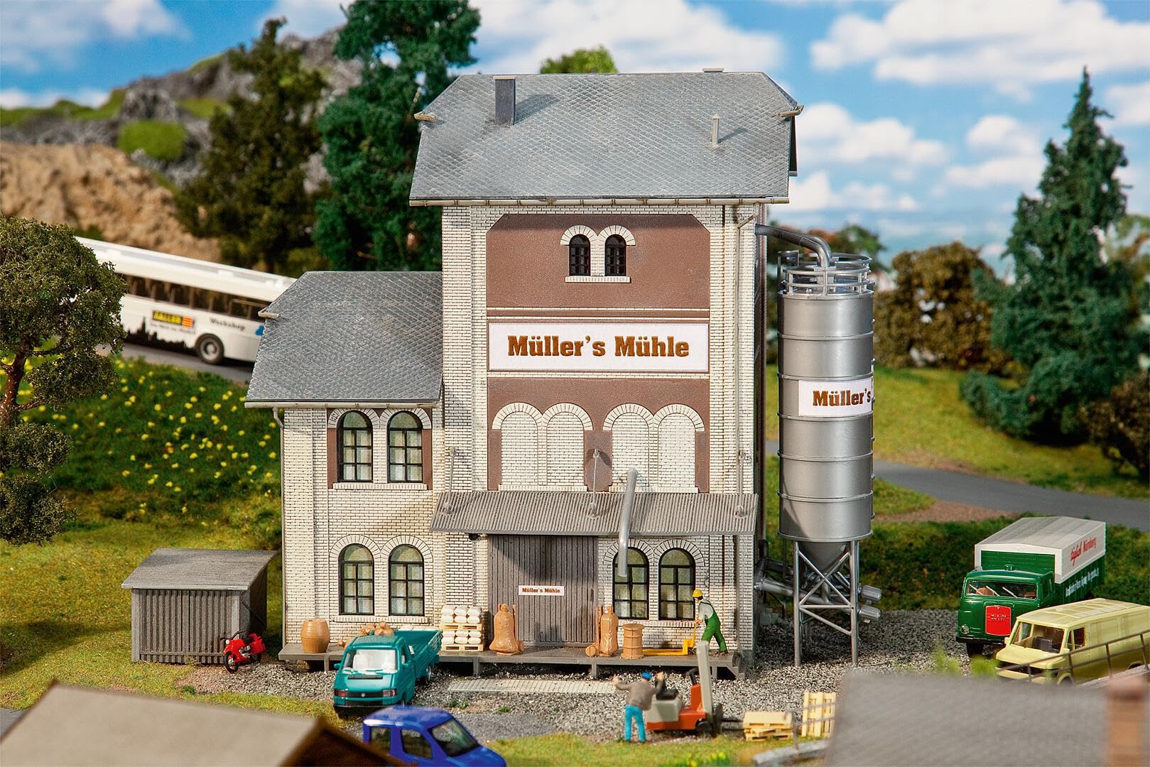 Amazon | FALLER ファーラー 130228 H0 1/87 町並み建物 | 鉄道模型 通販