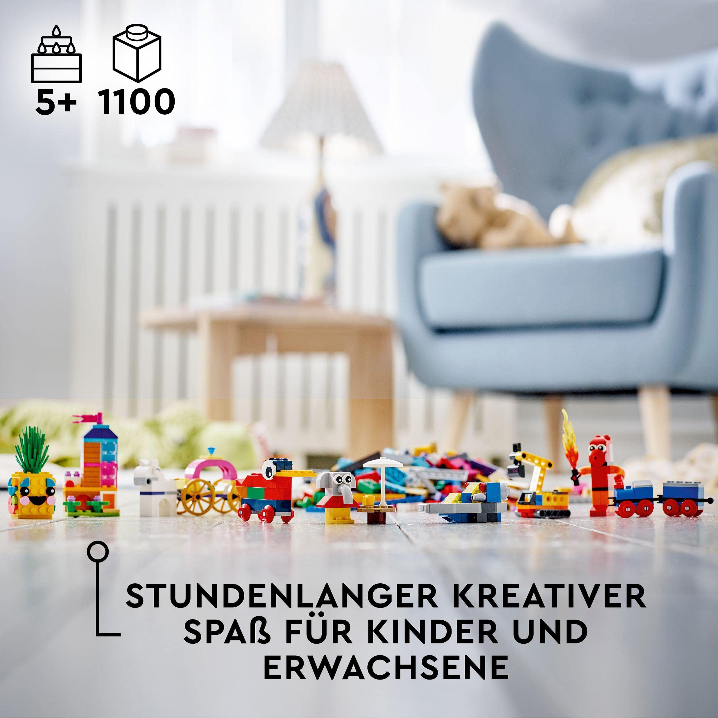 LEGO 11021 Classic 90 Jahre Spielspaß Set, Bausteine-Box mit 15 Mini-Modellen legendärer Spielzeuge, inkl. Zug und Schloss, Konstruktionsspielzeug