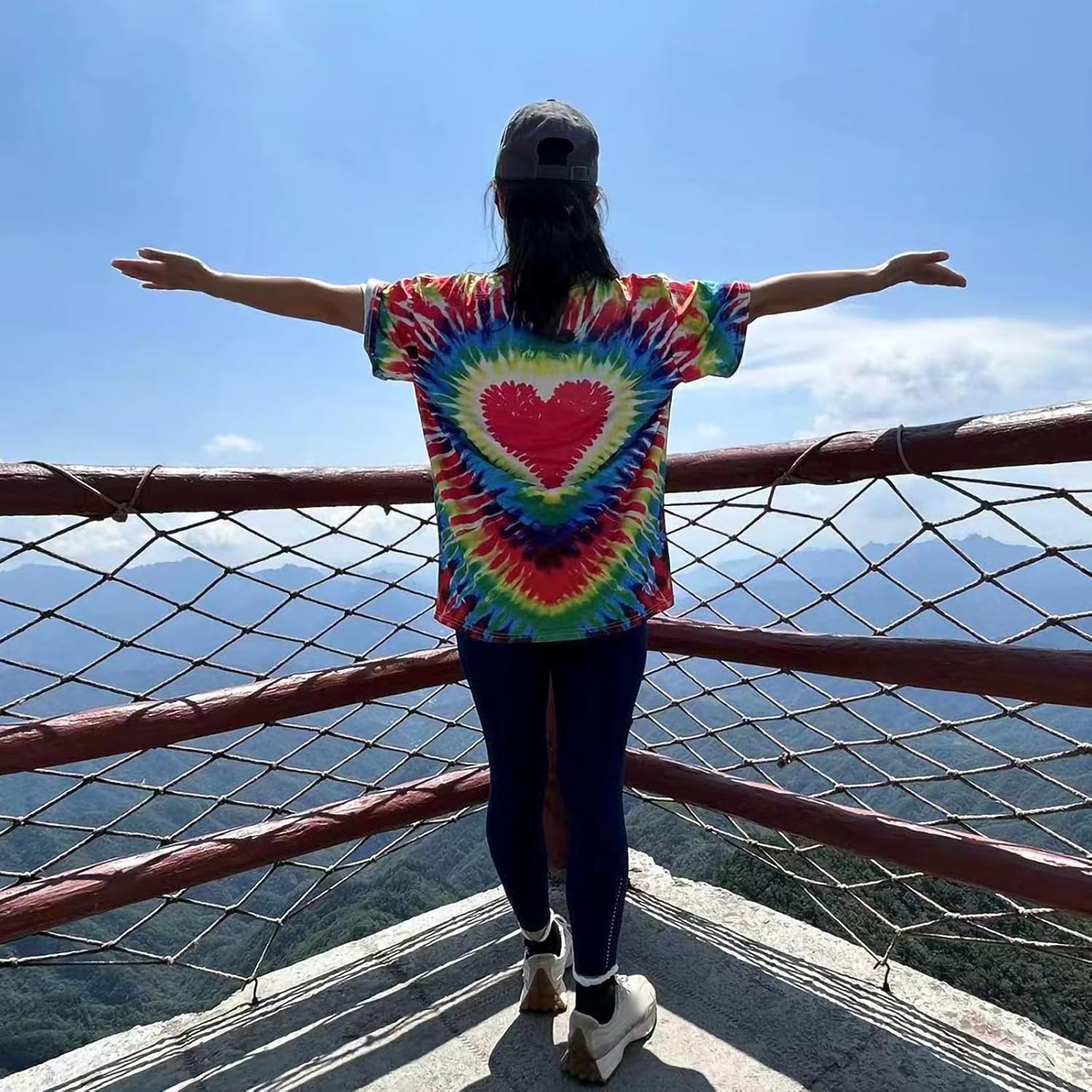 Hippie Costume for Men Women 60s and 70s colorful T-shirt sunglasses headband Peace necklace 4-piece theme party - Image 3