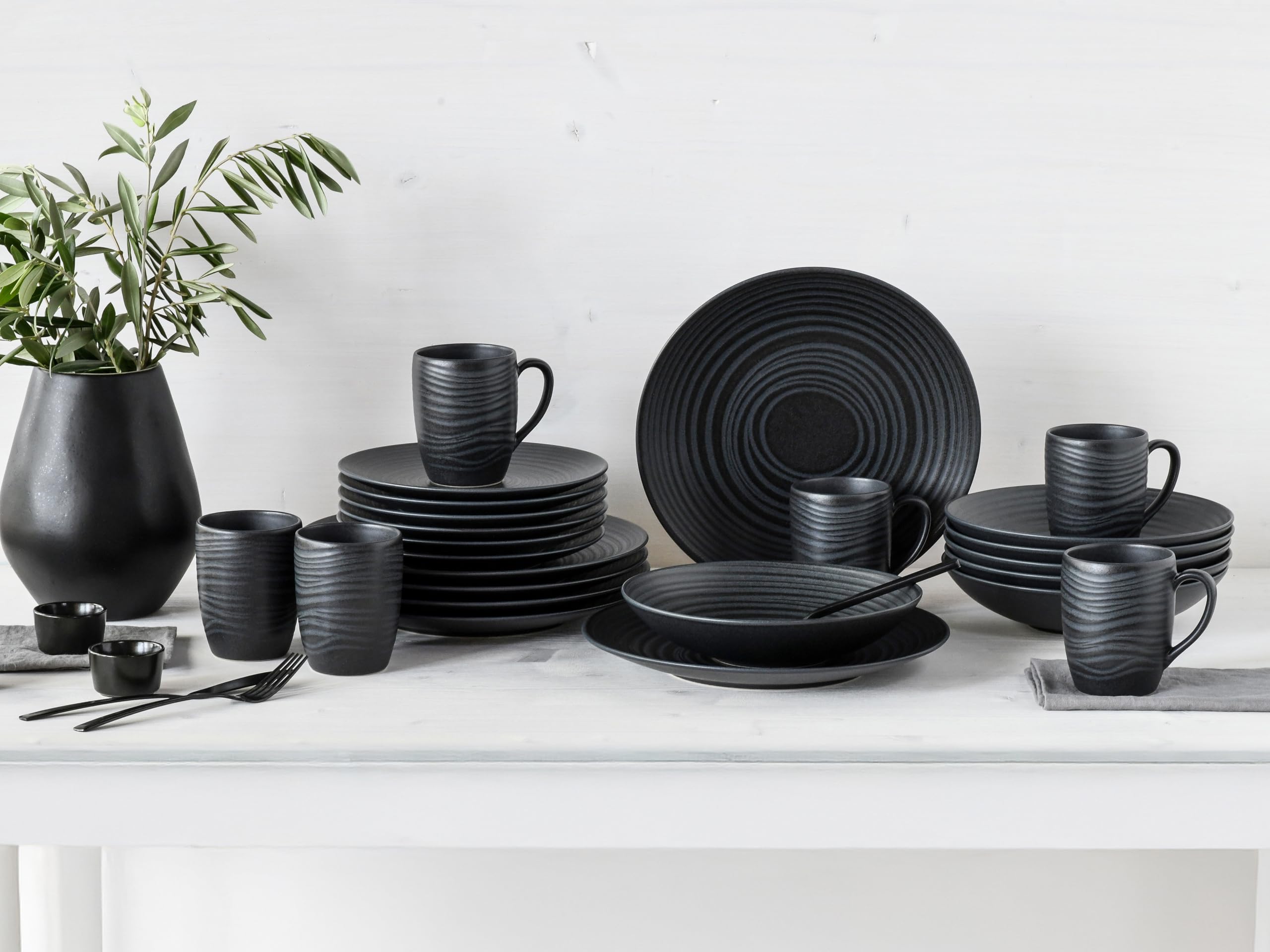 CreaTable, 20568, seria Lava Stone Black, 24-częściowy zestaw naczyń dla 6 osób, serwis kombi z kamionki, nadaje się do mycia w zmywarce i używania w kuchence mikrofalowej, wyprodukowano w Portugalii