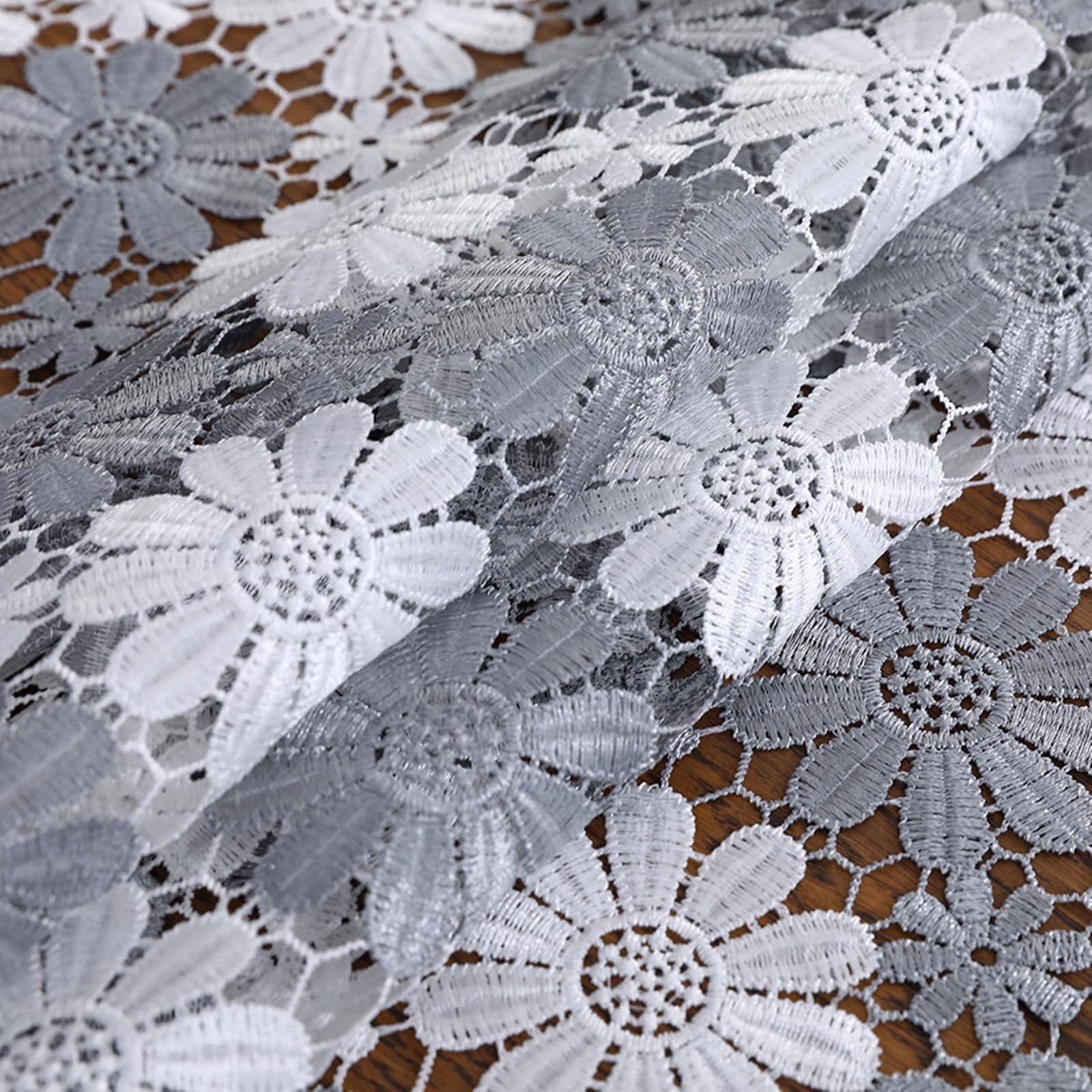 Tischläufer Landhausstil Polyester, Tischläufer Wohnzimmer 40x150 cm, Hohle Blumen, Gestickt, Weiß Grau