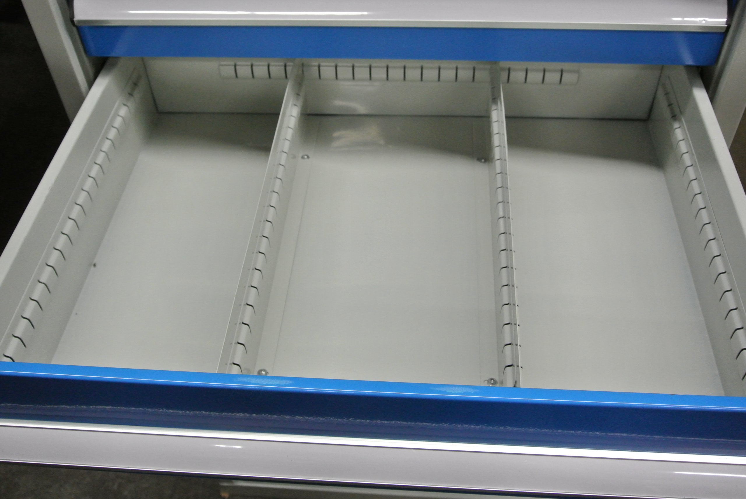 Industrial Modular 11 Drawer Tool Storage Cabinet