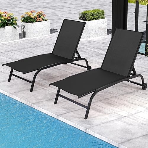 UPHYB Chaise lounge exterior, silla de mimbre de ratán para exteriores, silla de descanso ajustable para piscina con 2 ruedas y cojín grueso para