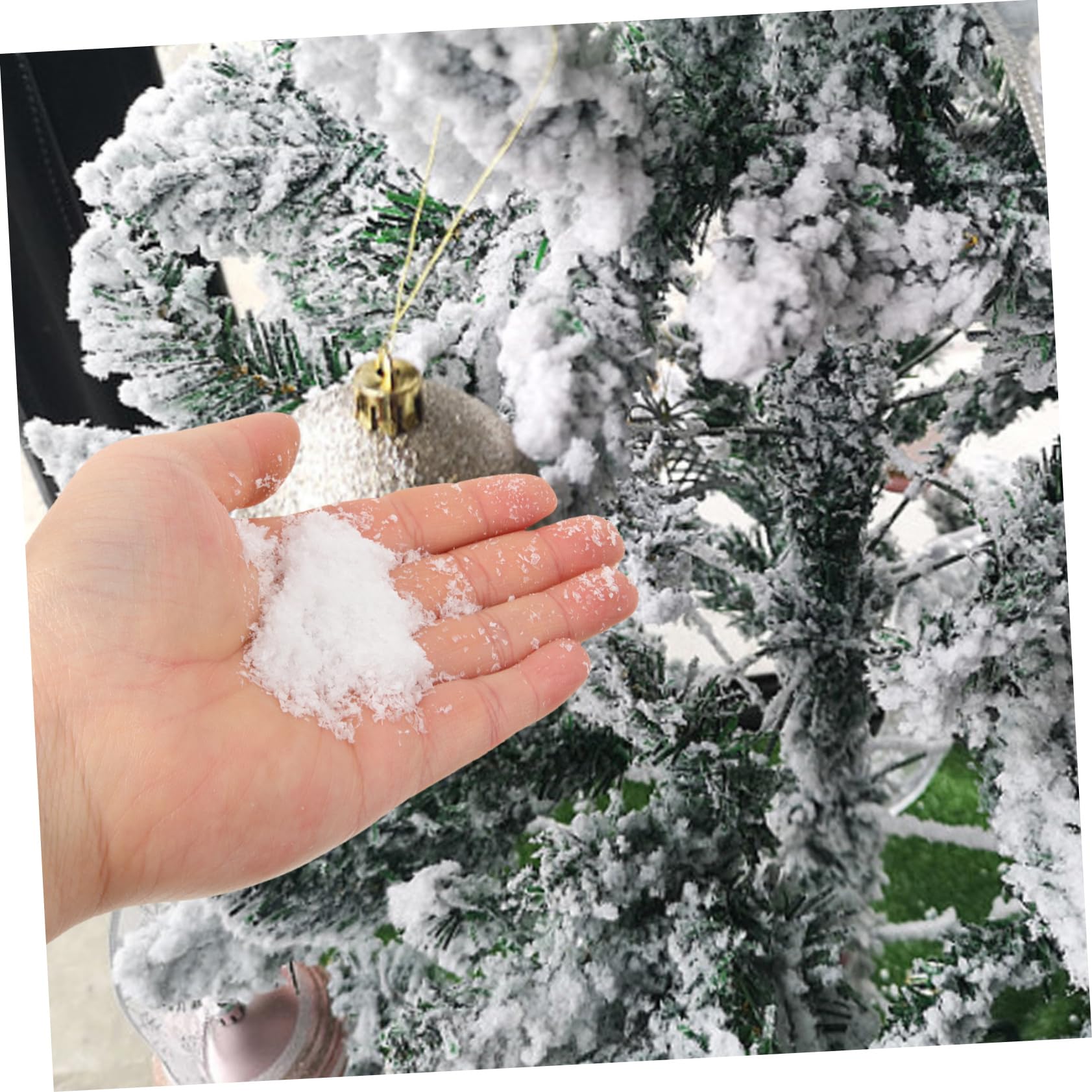 HOLIDYOYO 1bag Christmas Snow Powder Artificial Snow for Holiday Decorations for Photography Props Safe and Lightweight for Easy Use