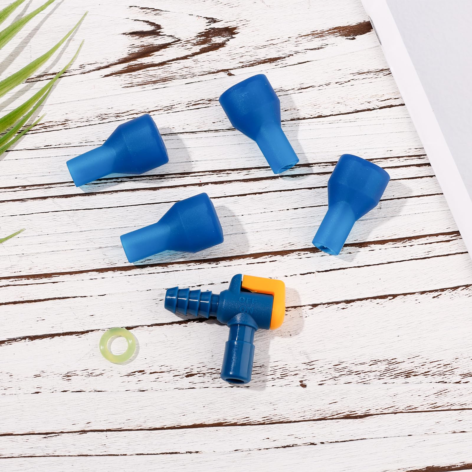 4pz Ricambio per Valvola di Morso, con 1 Connettore per Tubo Flessibile Angolato e 1 Anello di Tenuta Ricambio per Boccaglio in Silicone per Sacca di Idratazione Compatibile con Camelbak