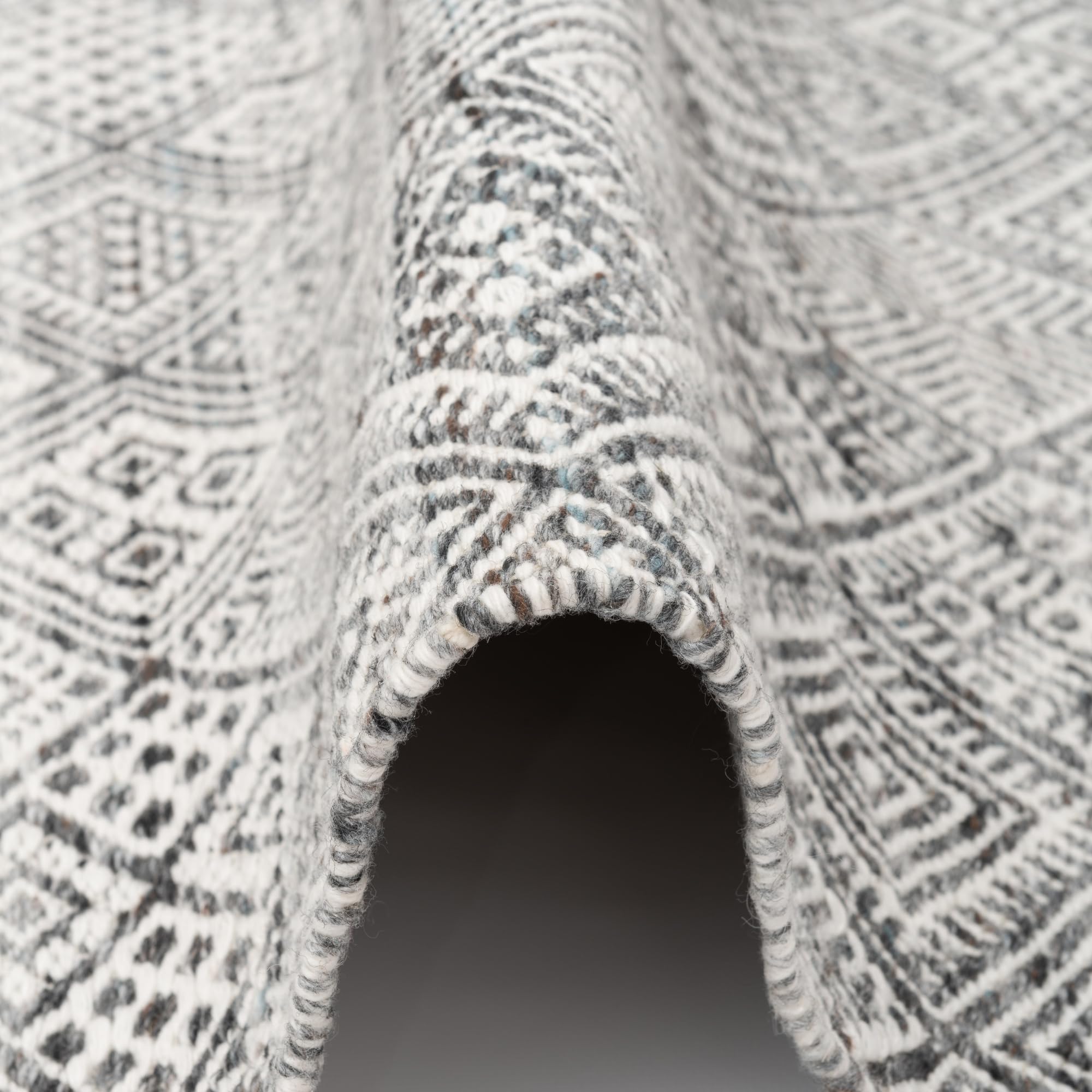 Tapis Durable Tapis de Passage Kelim Fina Anthracite Tendance 100% Pet en 3 Tailles