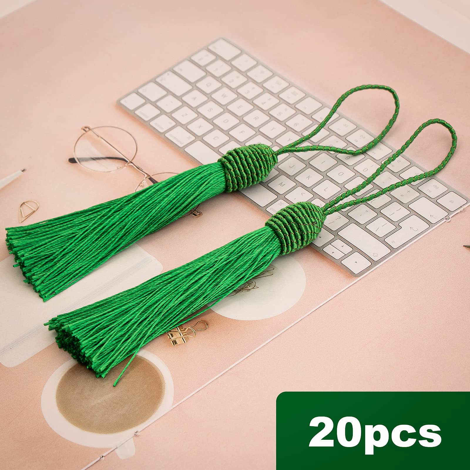 VAPKER Lot de 20 pompons à coudre en fil soyeux avec tête d'ananas - Pour porte-clés, boucles d'oreilles, bijoux, loisirs créatifs - 15 cm - Beige
