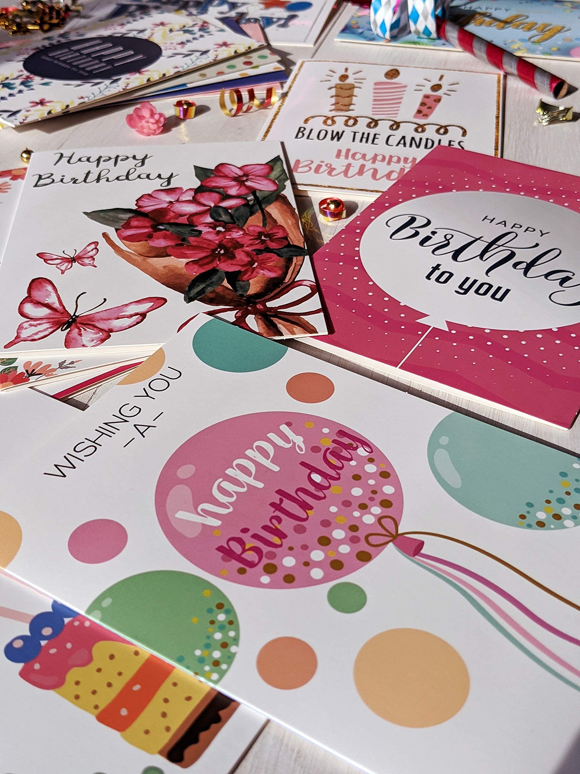 T&M Quality Designs LLC Wyjątkowy asortyment kartek urodzinowych, 50 sztuk, 25 białych i 25 brązowych kopert i naklejek, duże notatki, 13 x 18 cm, wielopak, puste wewnątrz, dla mężczyzn i kobiet